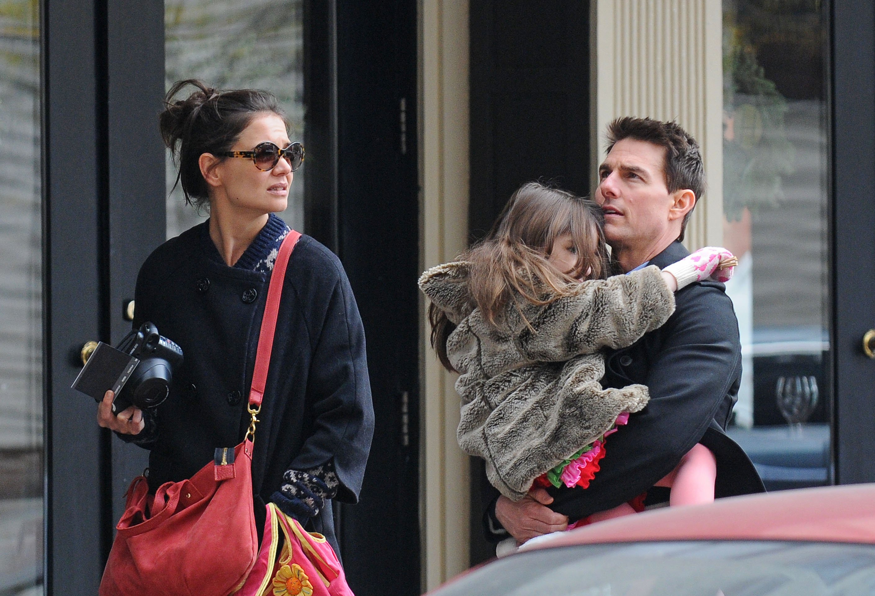 Foto de Suri, hija de Tom Cruise y Katie Holmes: a los 16 años clavada a su madre