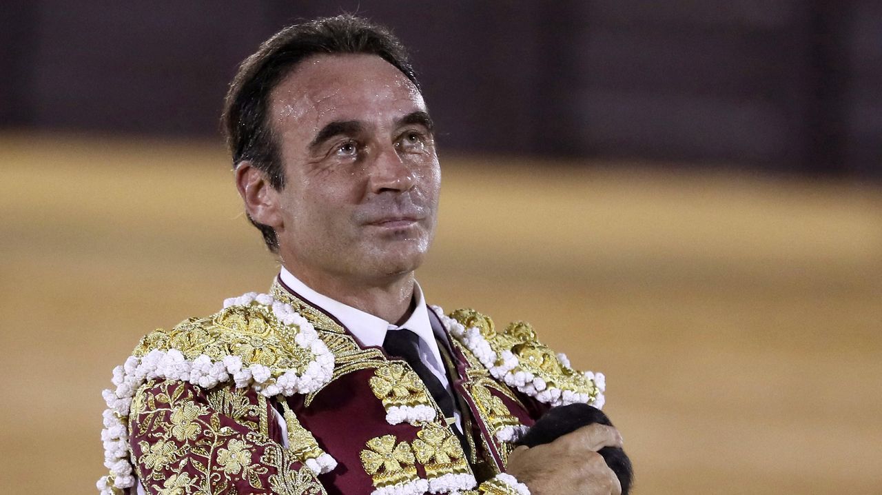 Enrique Ponce se lleva a Ana Soria a México