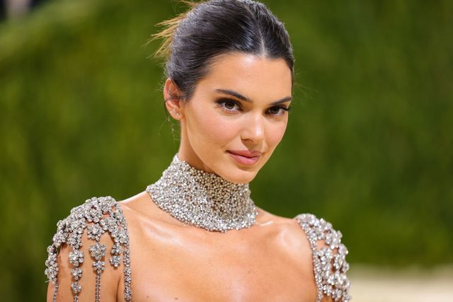 Kendall Jenner torna a l'any 2000 amb aquestes ulleres