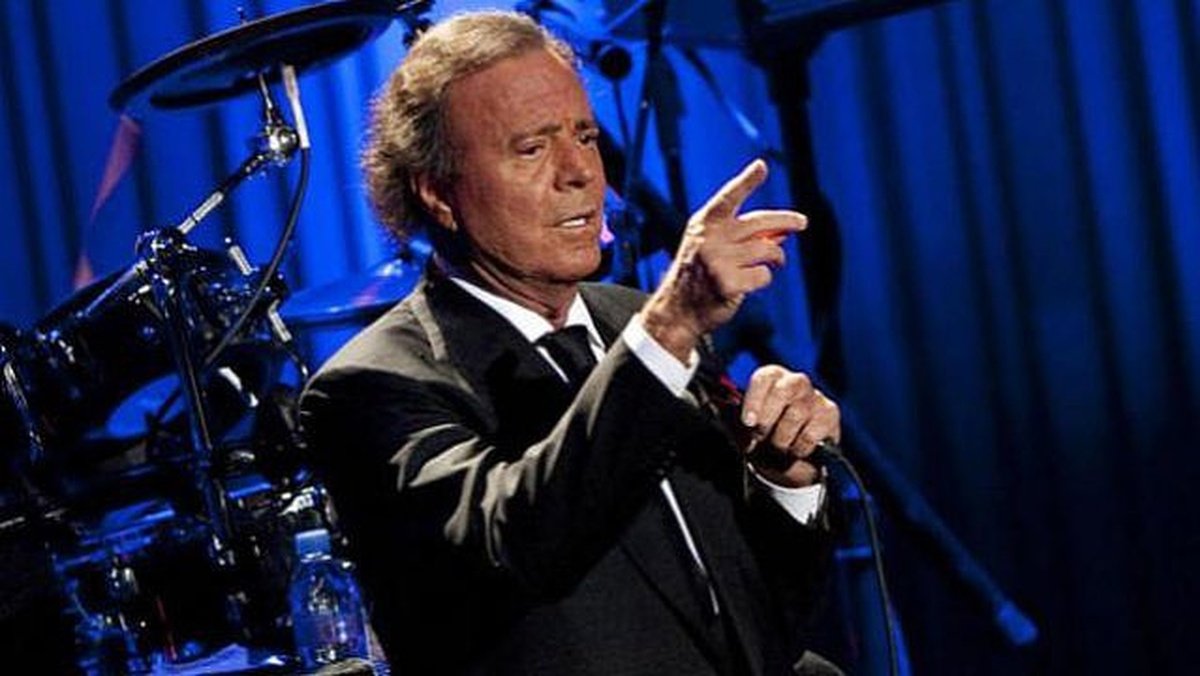 Julio Iglesias prepara un best seller para acabar con las mentiras que se dicen sobre él