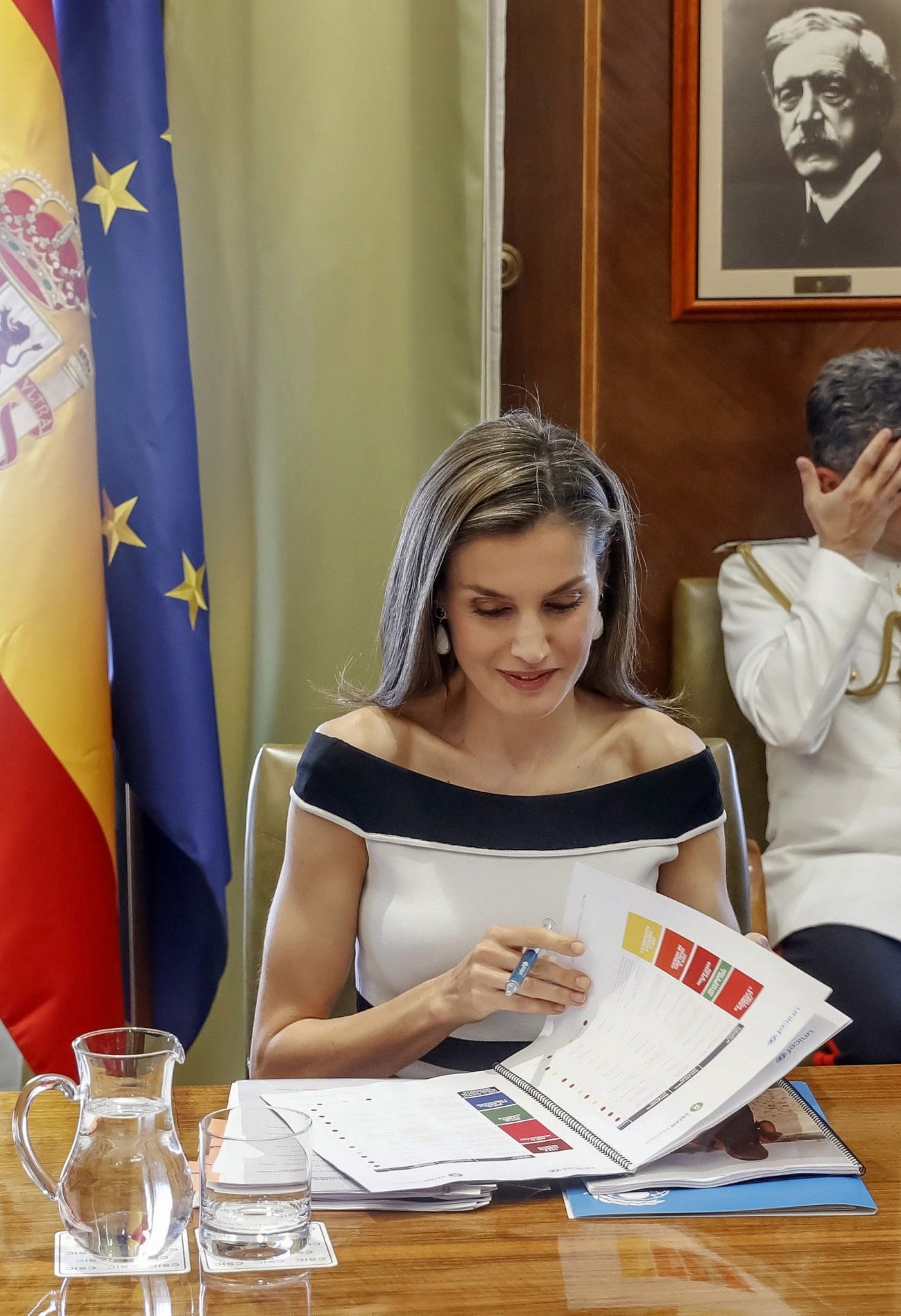 Letícia ho torna a fer: ostentós 'look' de Carolina Herrera a un acte d’Unicef