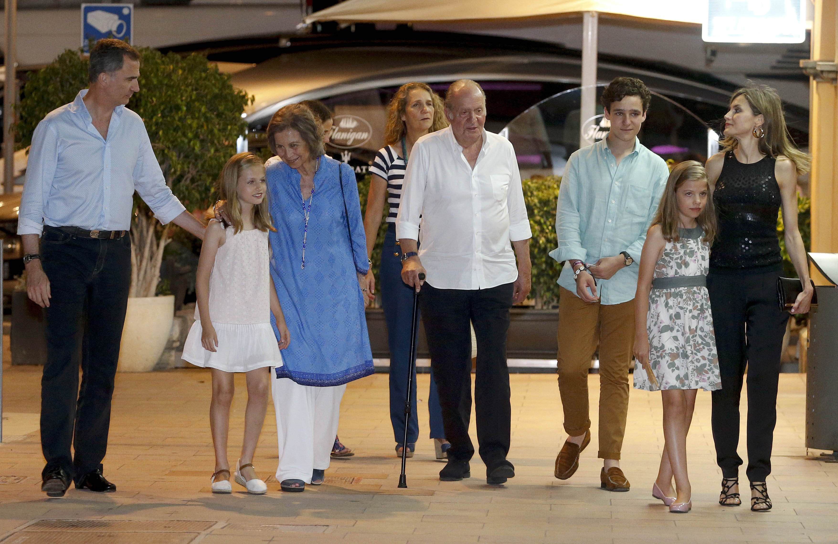 El teatro continuará en Mallorca con Juan Carlos I volviendo a la foto familiar