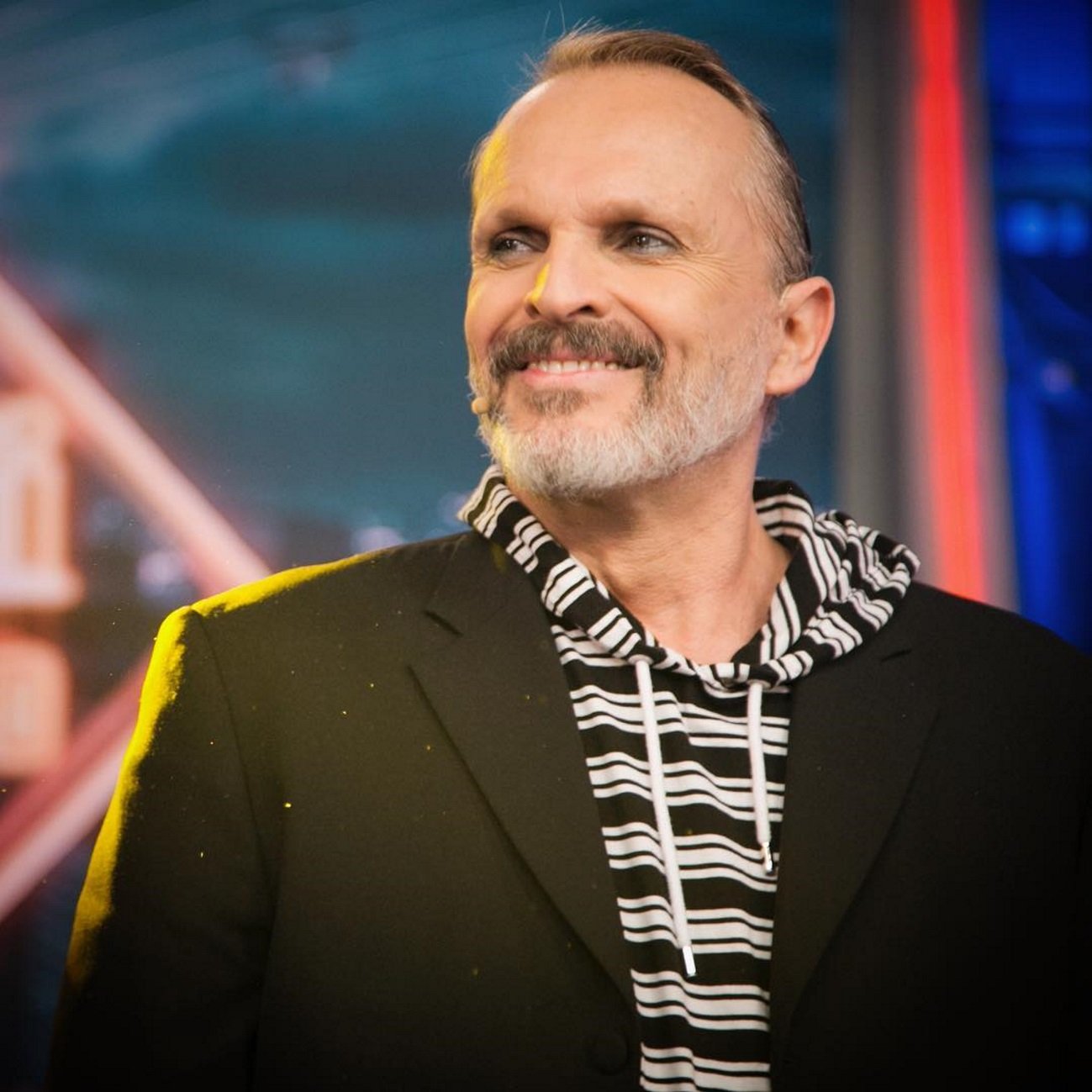 Miguel Bosé sorprèn amb una estranya transformació de veu