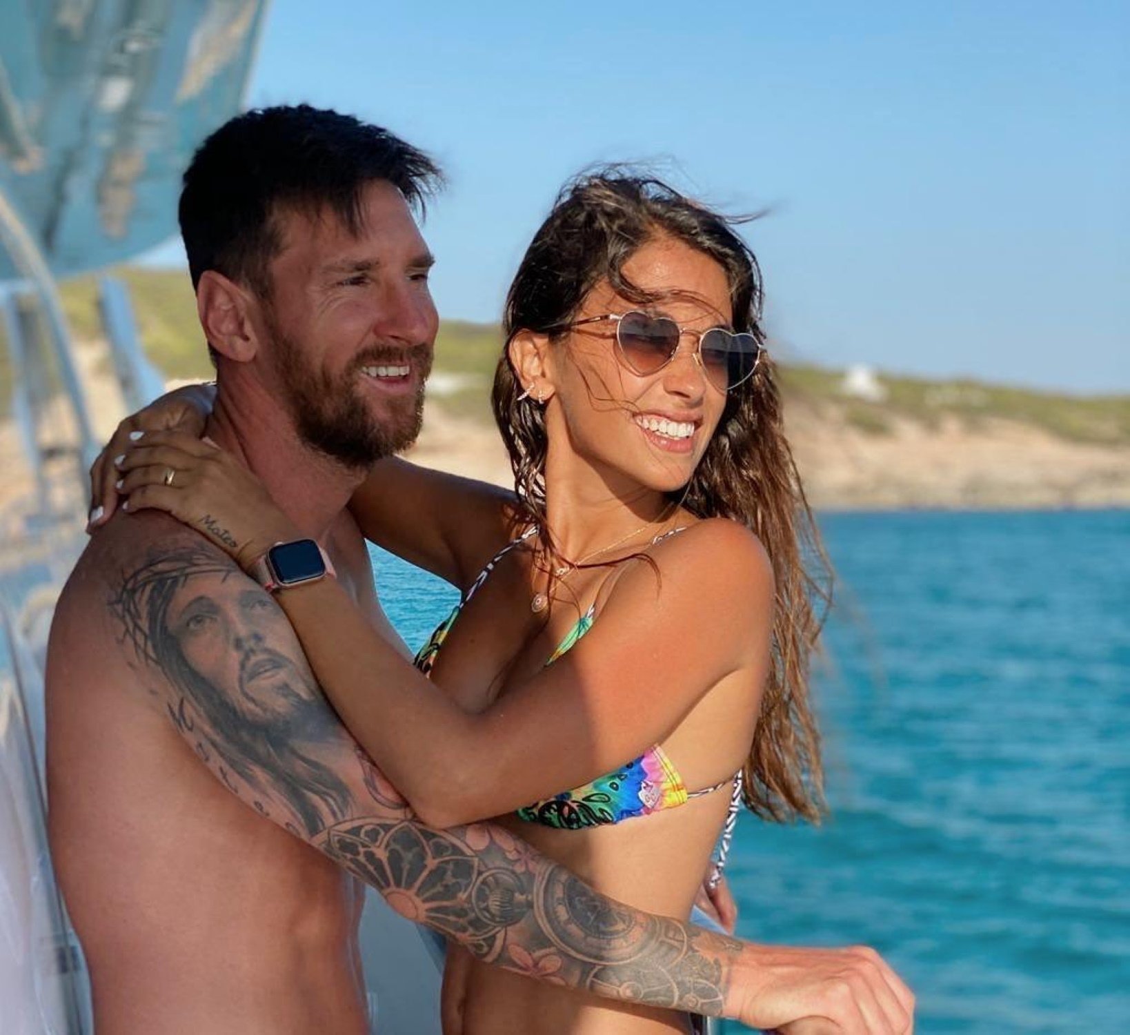 Messi i Antonela, platja i festa a Catalunya amb crac del Barça i parella: fotos úniques