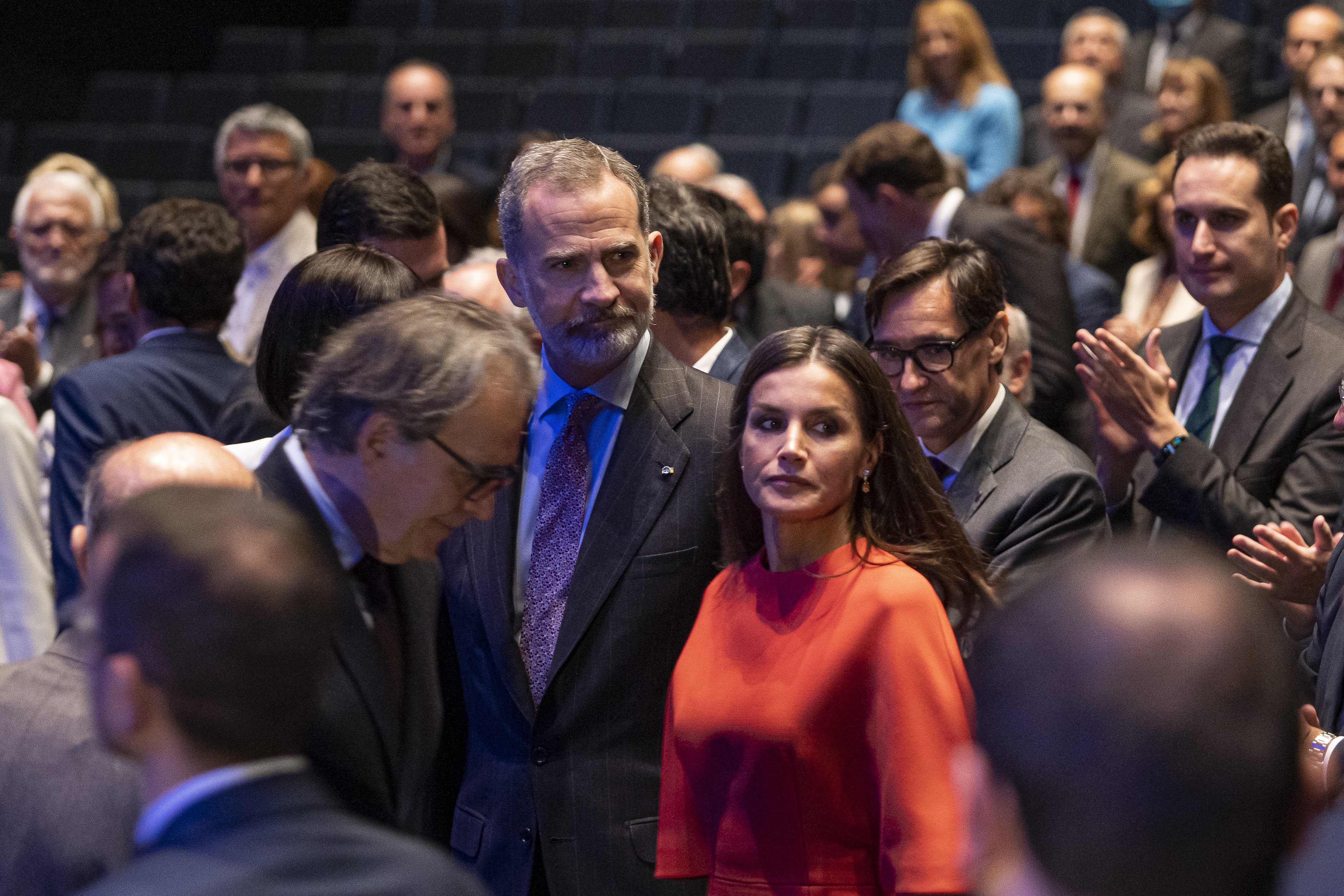 Letizia en Barcelona, coincide con Ada Colau y pasa esto: parece una broma