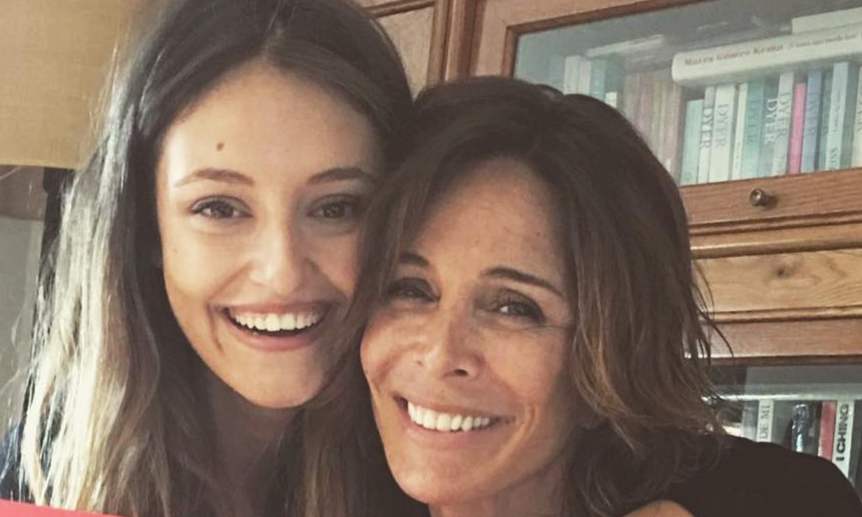Andrea, la hija de Lydia Bosch y Miki Molina, un clon de sus padres a los 30 años