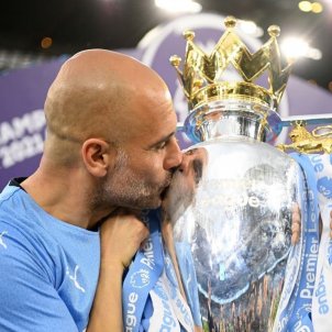 Els fills de Guardiola emocionen després de guanyar la Premier: la petita, clavada a ell