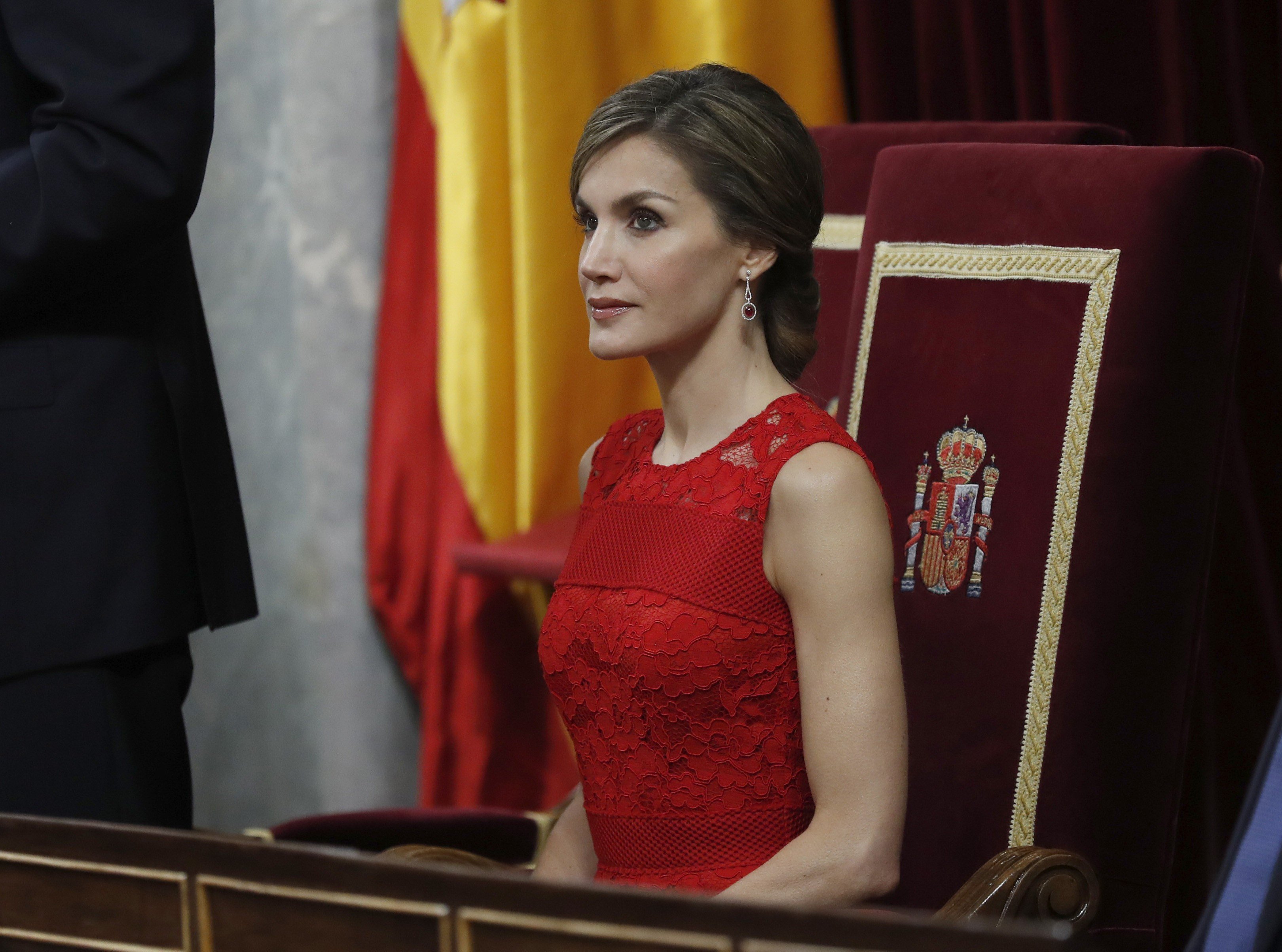 Letizia presume de España con un ostentoso vestido