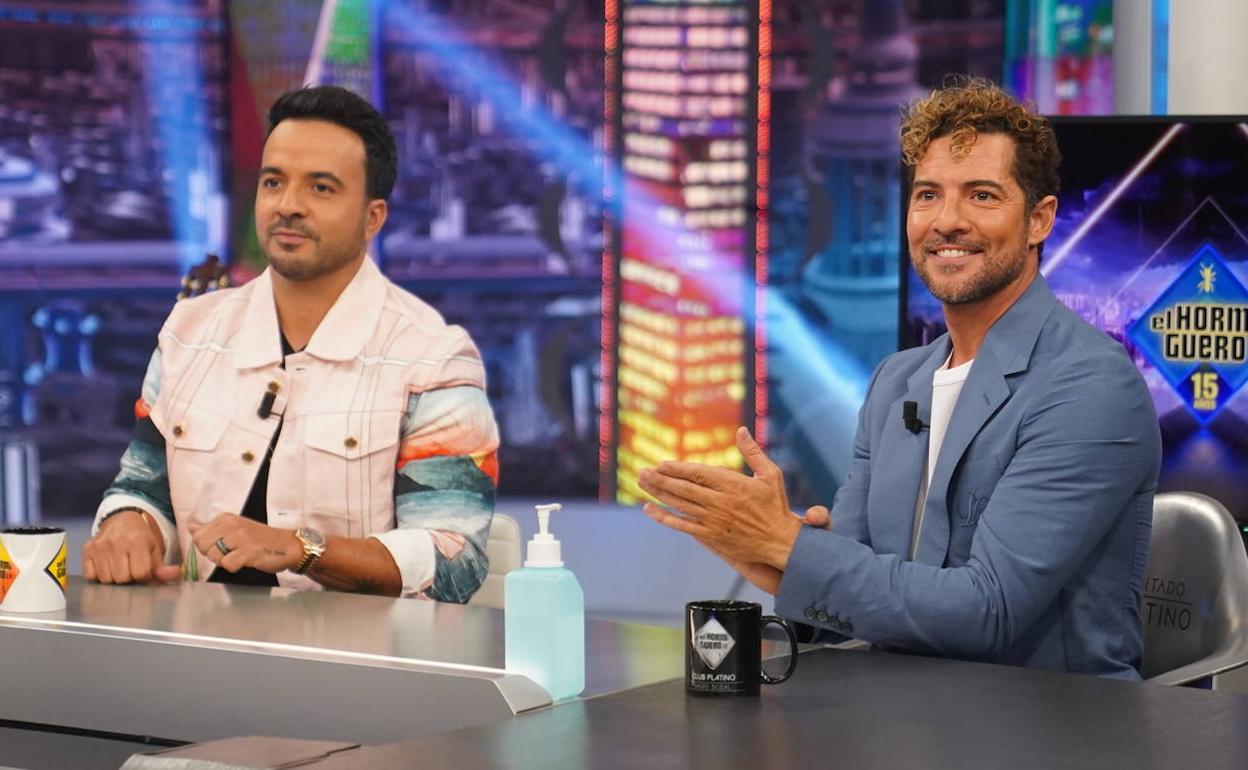 És igual de famós que David Bisbal i ara explica que totes les seves cançons se les proveeix Jesús