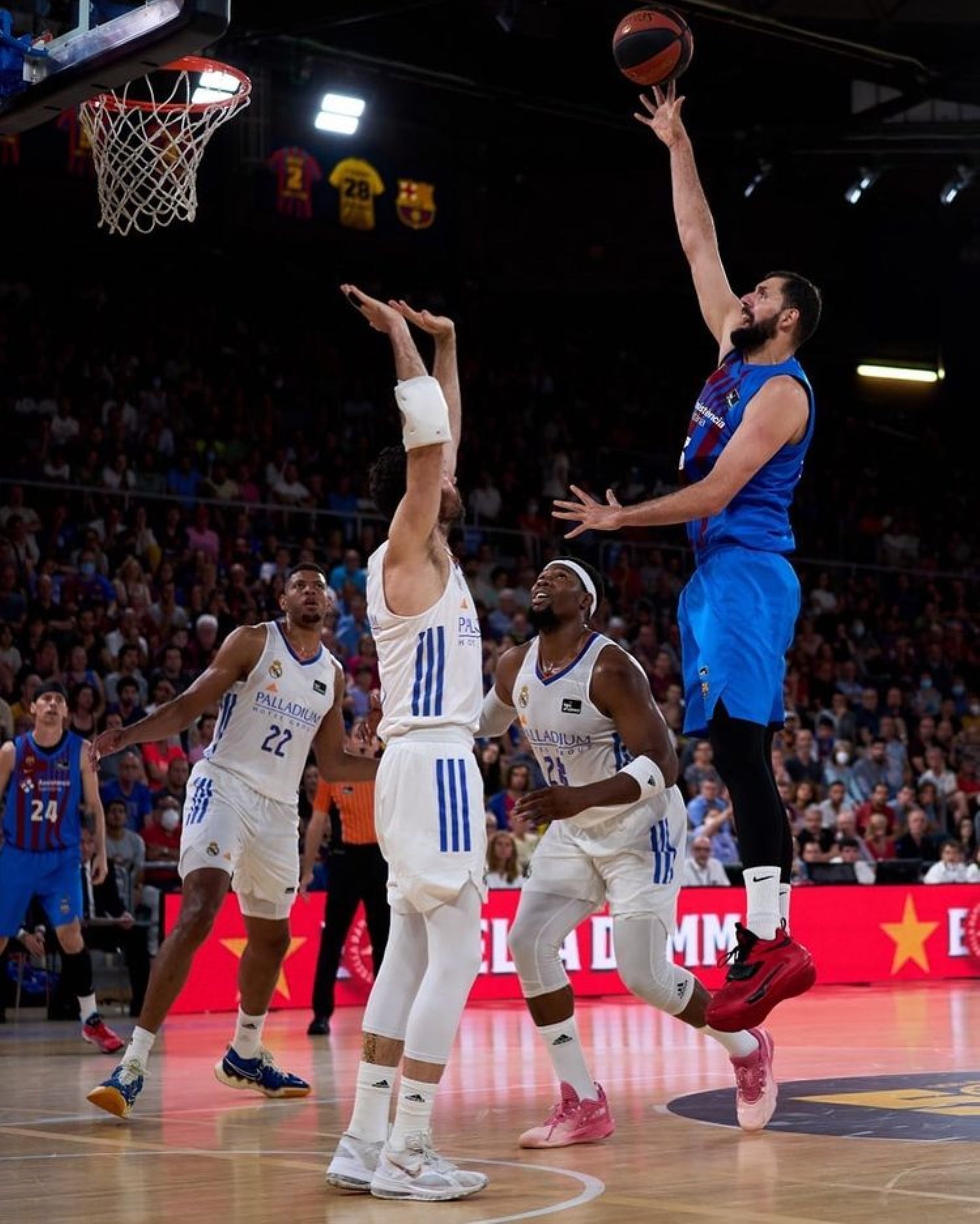 Indignación con Movistar por lo que han hecho en el Barça-Madrid de baloncesto