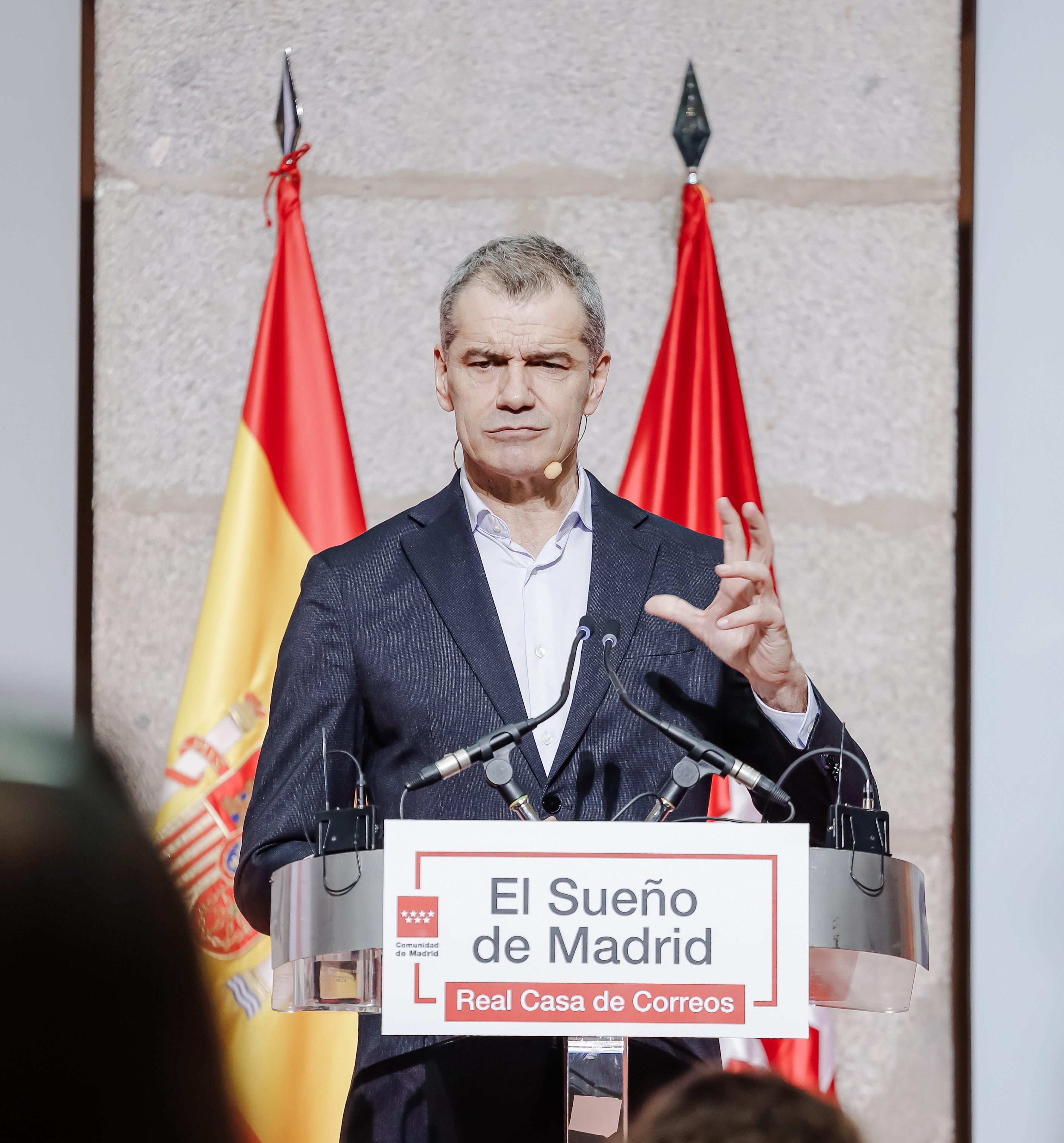 Toni Cantó maltracta el castellà i la Corona: errada majúscula del valencià