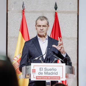 Toni Cantó maltracta el castellà i la Corona: errada majúscula del valencià