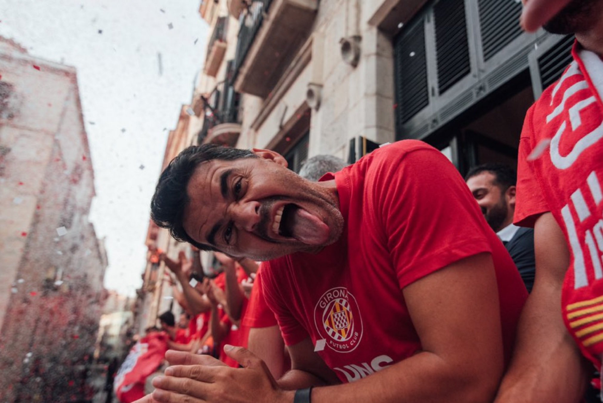 Míchel hace llorar en la Plaça del Vi por lo que ha dicho en catalán sobre Girona