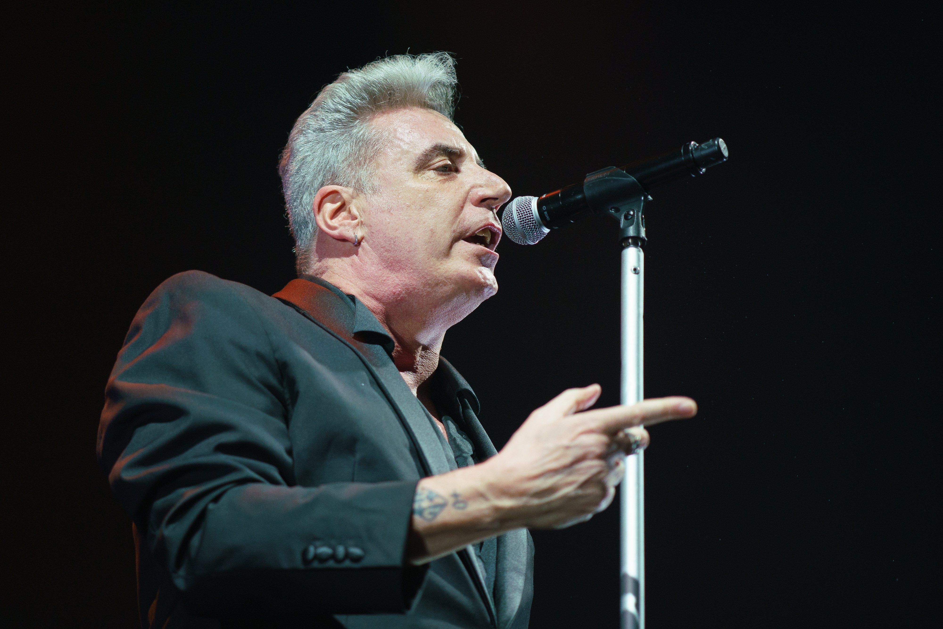 Loquillo recula: de decir que una enfermedad "amenaza mi vida" a todo lo contrario