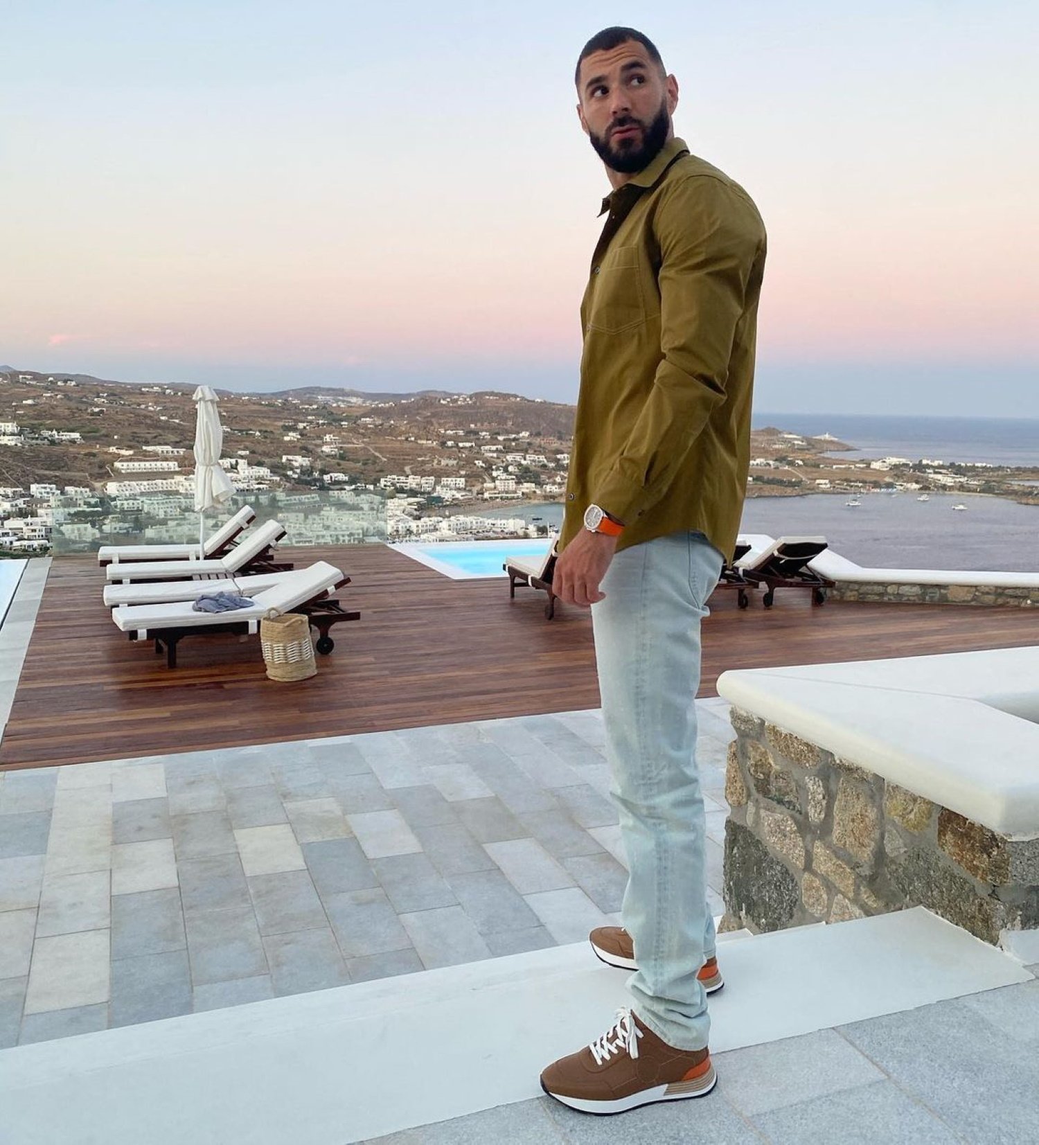 Benzema i una famosa model, enxampats: seqüència íntima a bord d'un iot