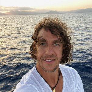 Carles Puyol, amb un estimat actor català, imatge impagable un dia molt especial