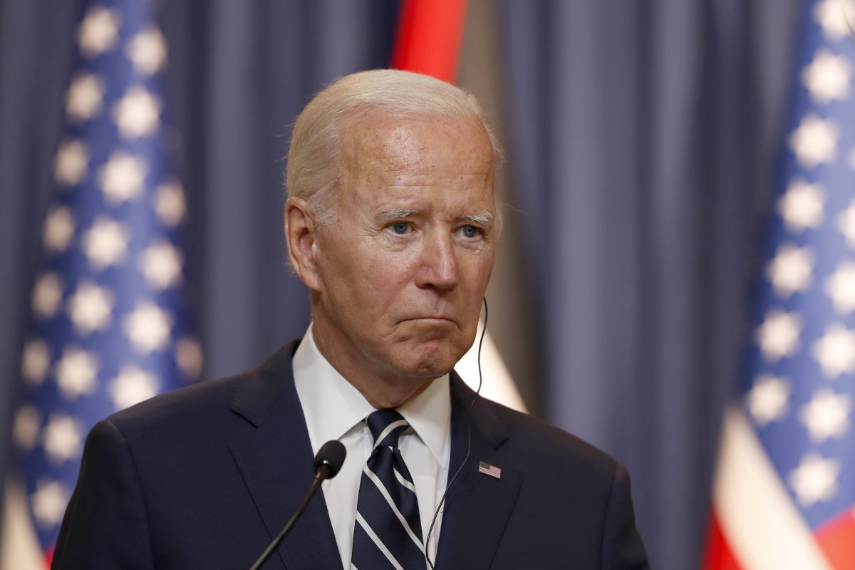 Joe Biden va manar canviar els vidres de l'hotel on es va allotjar a Madrid