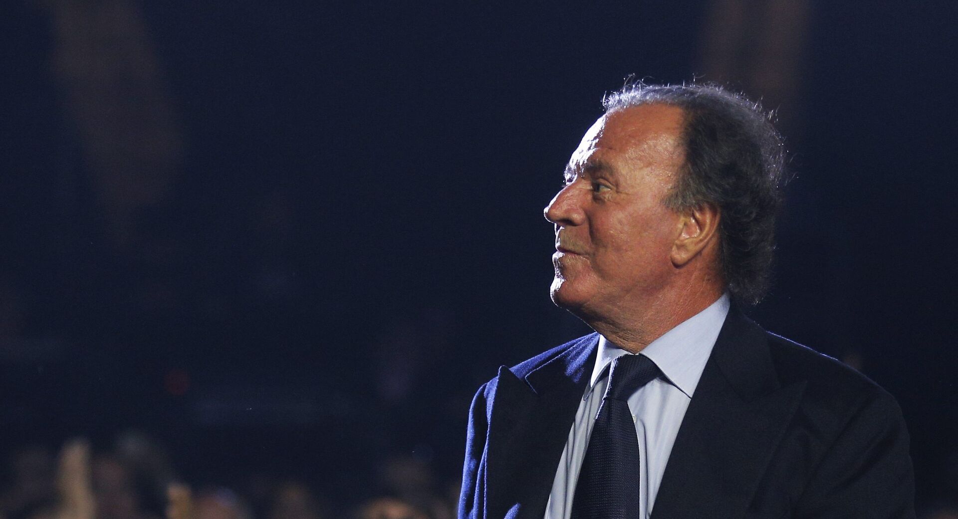 25 fotos de Julio Iglesias a l'hospital publicades per Diego Arrabal confirmen els rumors