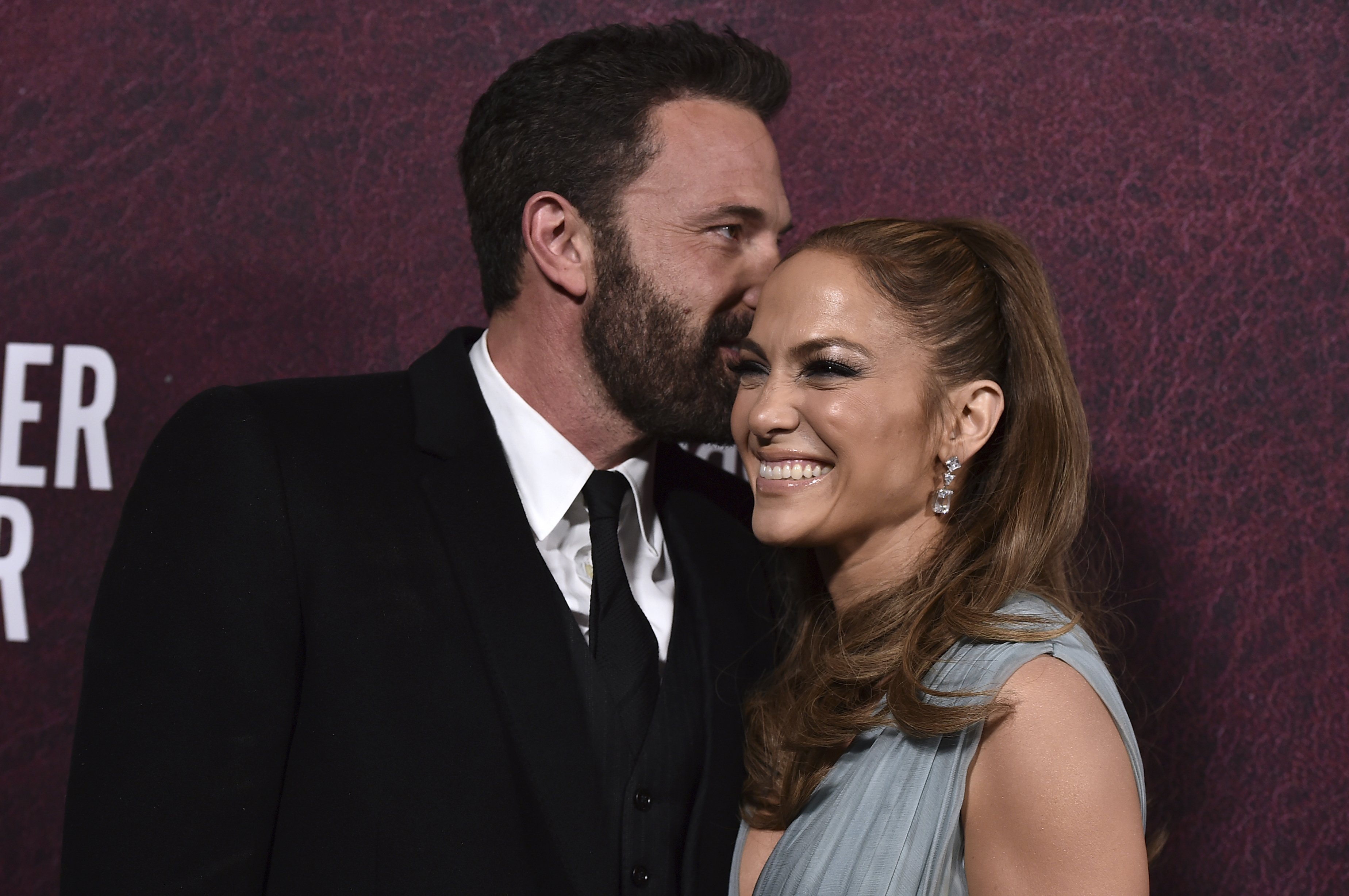 Primera imagen de JLo tras casarse con Ben Affleck: en la cama acabada de despertar