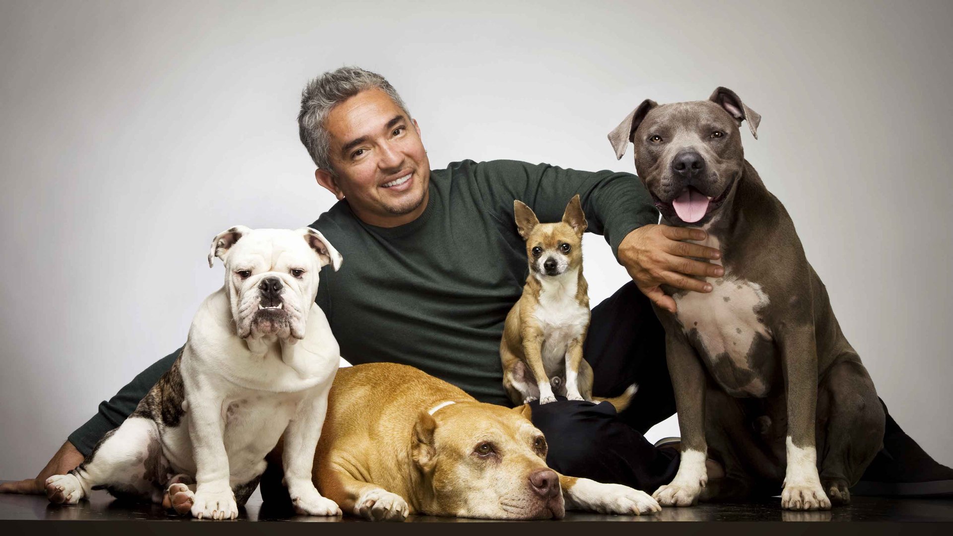 César Millán, el famoso encantador de perros, intentos de suicidio y depresión