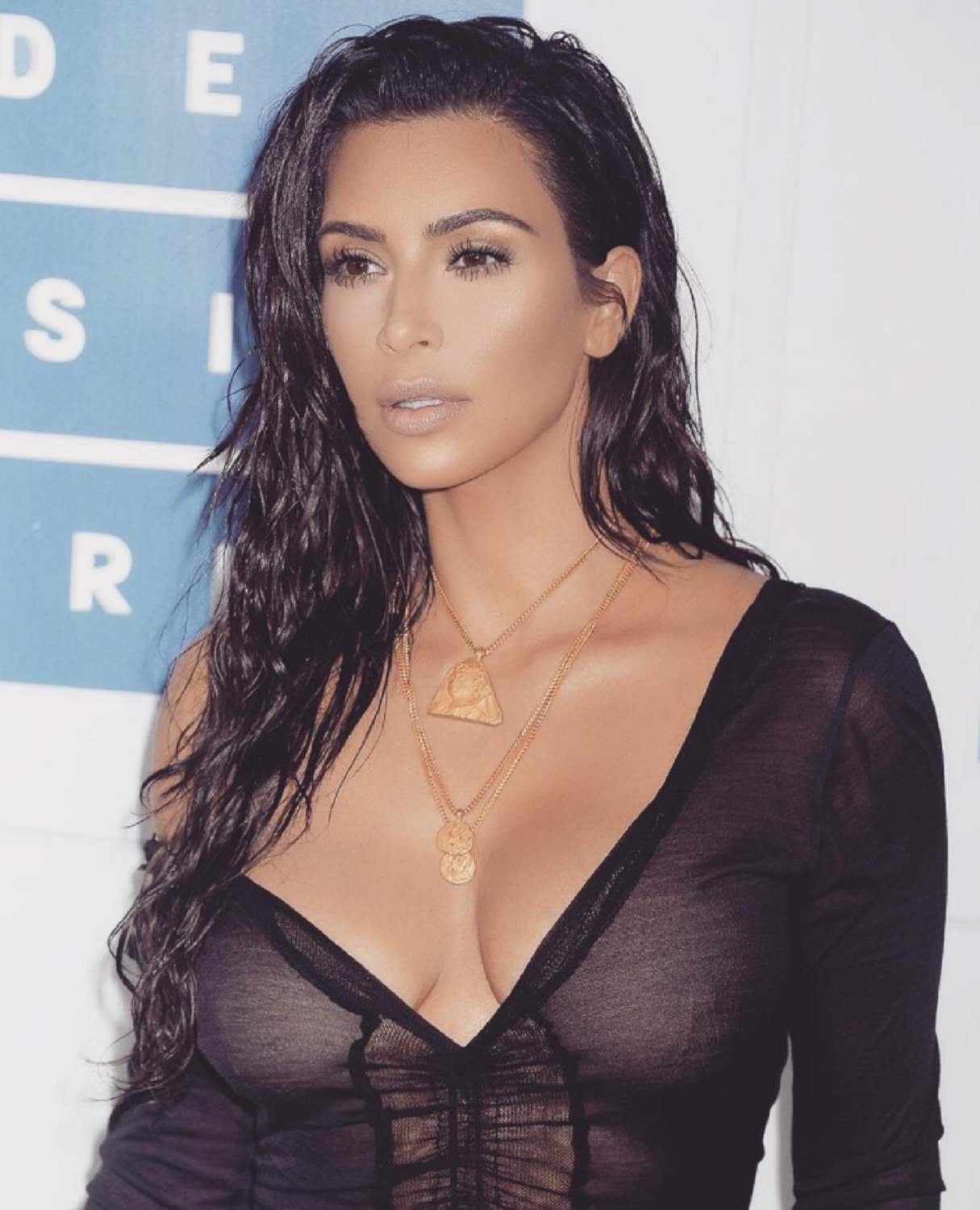 El polémico vídeo de Kim Kardashian con dos rayas de azúcar