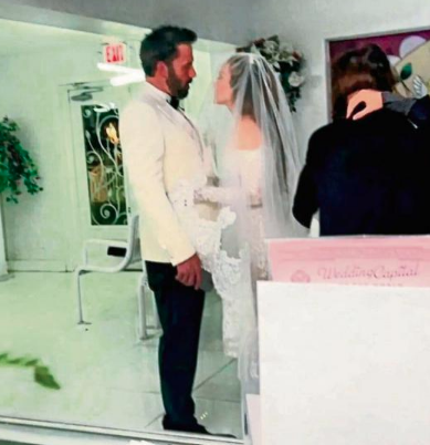 Así sorprendió Jennifer López a Ben Affleck en su boda