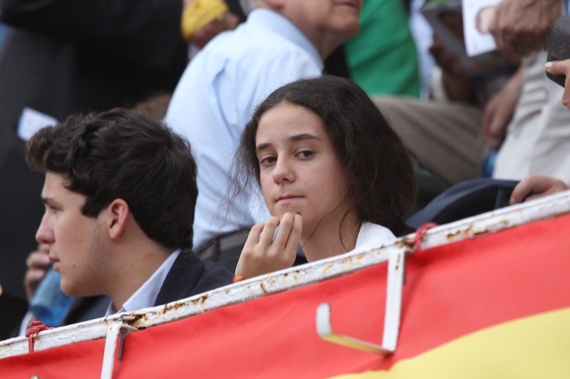 Froilán lleva a su hermana menor de edad a los toros