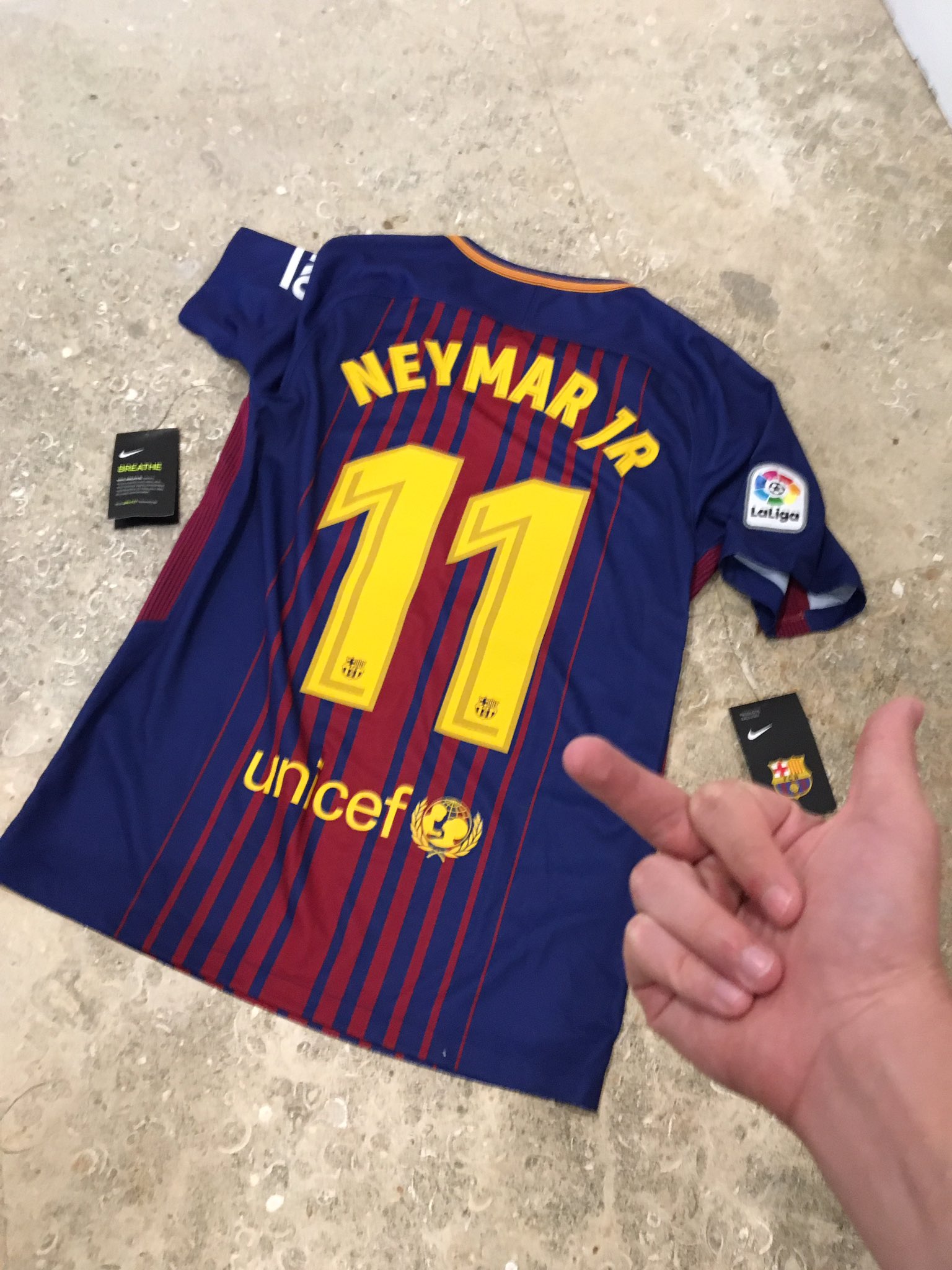 El drama del culer que es va comprar la samarreta de Neymar per 150€