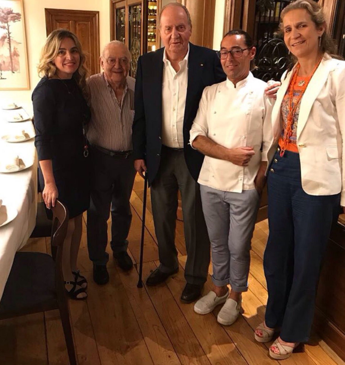 Sofía come por 15€... mientras Juan Carlos I y Froilán se atiborran de marisco