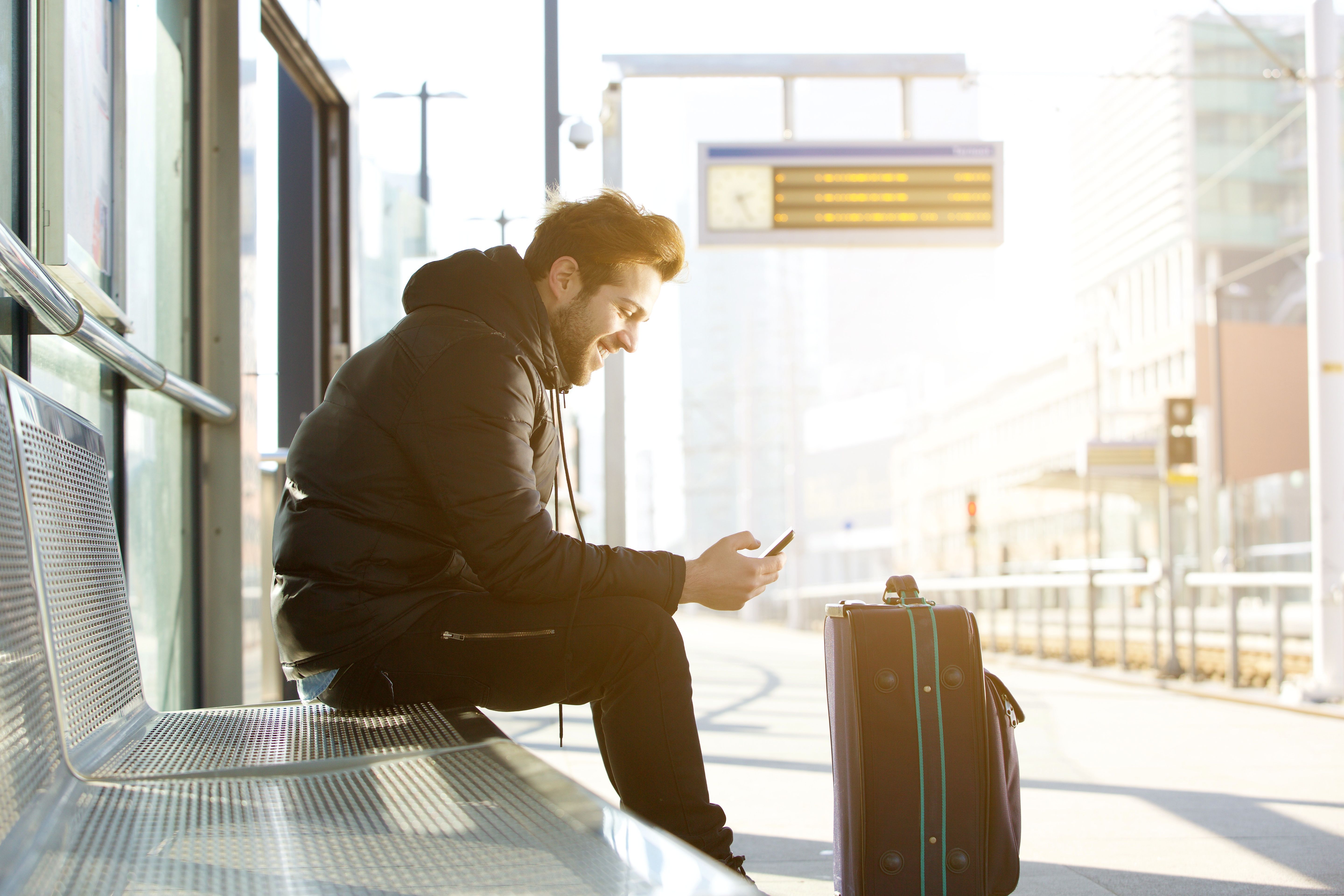 Per a què aprofiten els indis el wifi de les estacions?