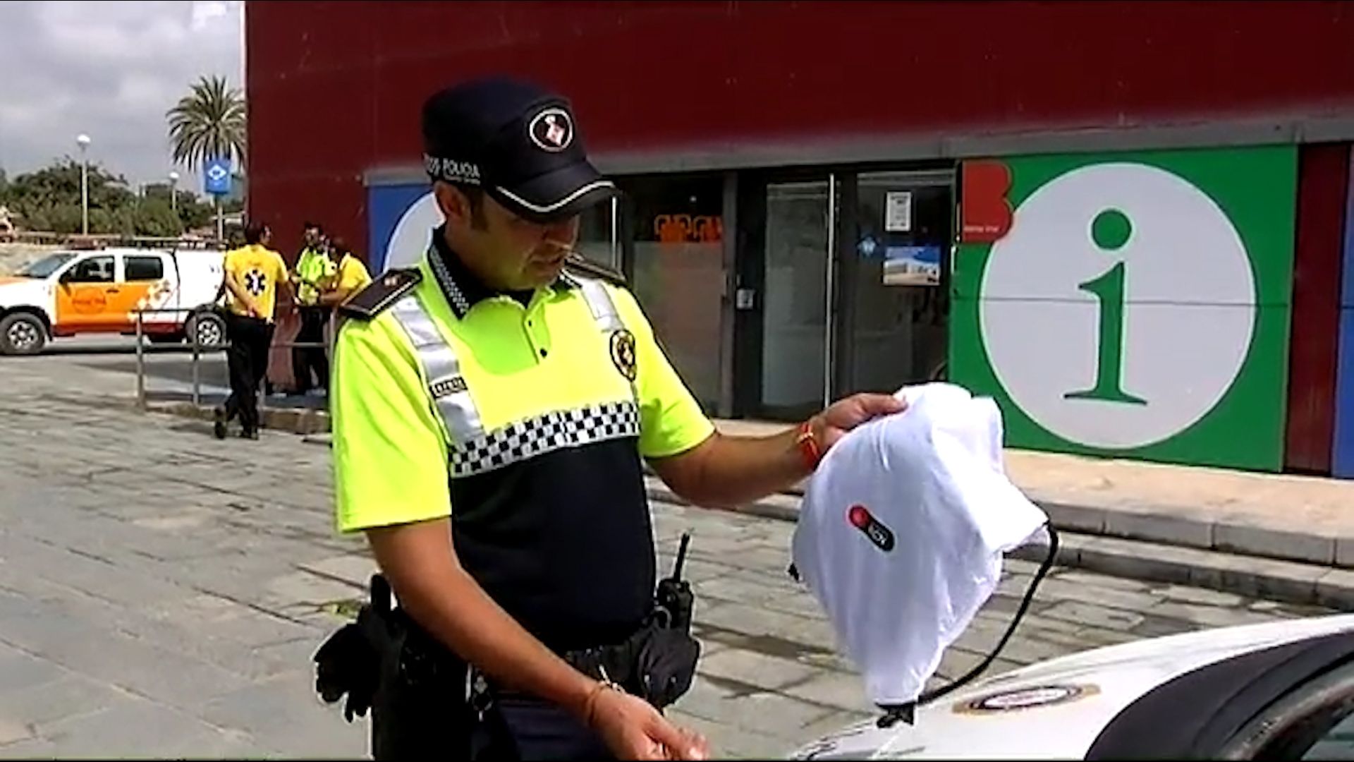 Vídeo: ¿Qué podemos hacer si nos roban en la playa? Vídeo: ¿Qué podemos hacer si nos roban en la playa?