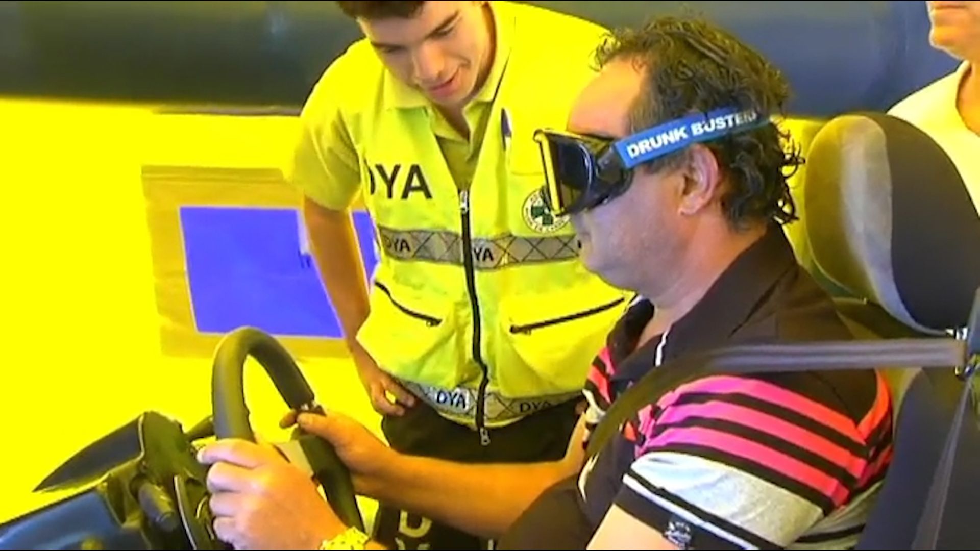 Vídeo: Unas gafas para simular el estado de ebriedad al volante Vídeo: Unas gafas para simular el estado de ebriedad al volante