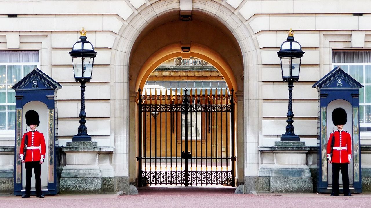¿Quieres ser ama de llaves de Buckingham Palace?