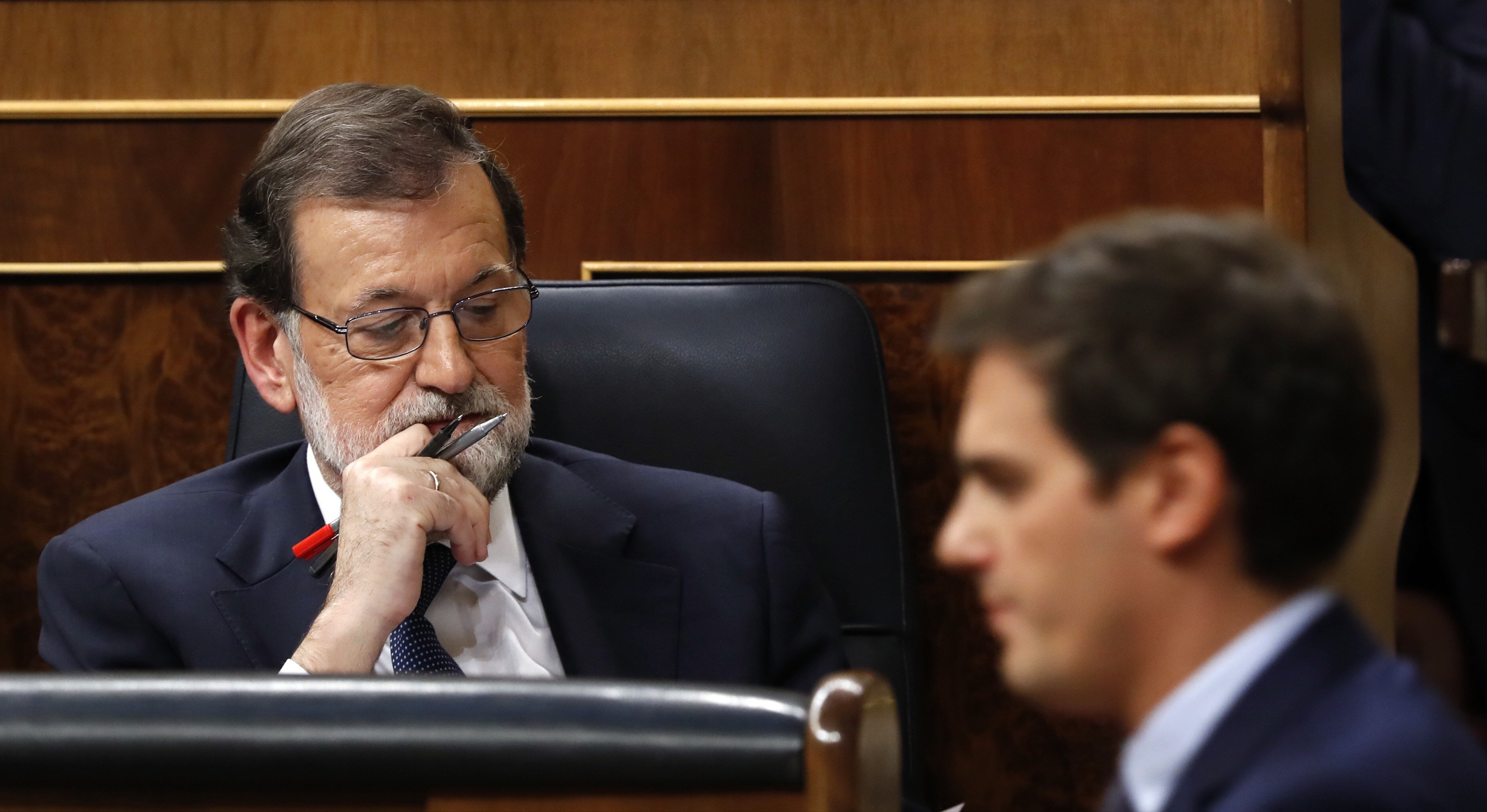 El PSC ridiculiza a Rajoy y Rivera con un videojuego