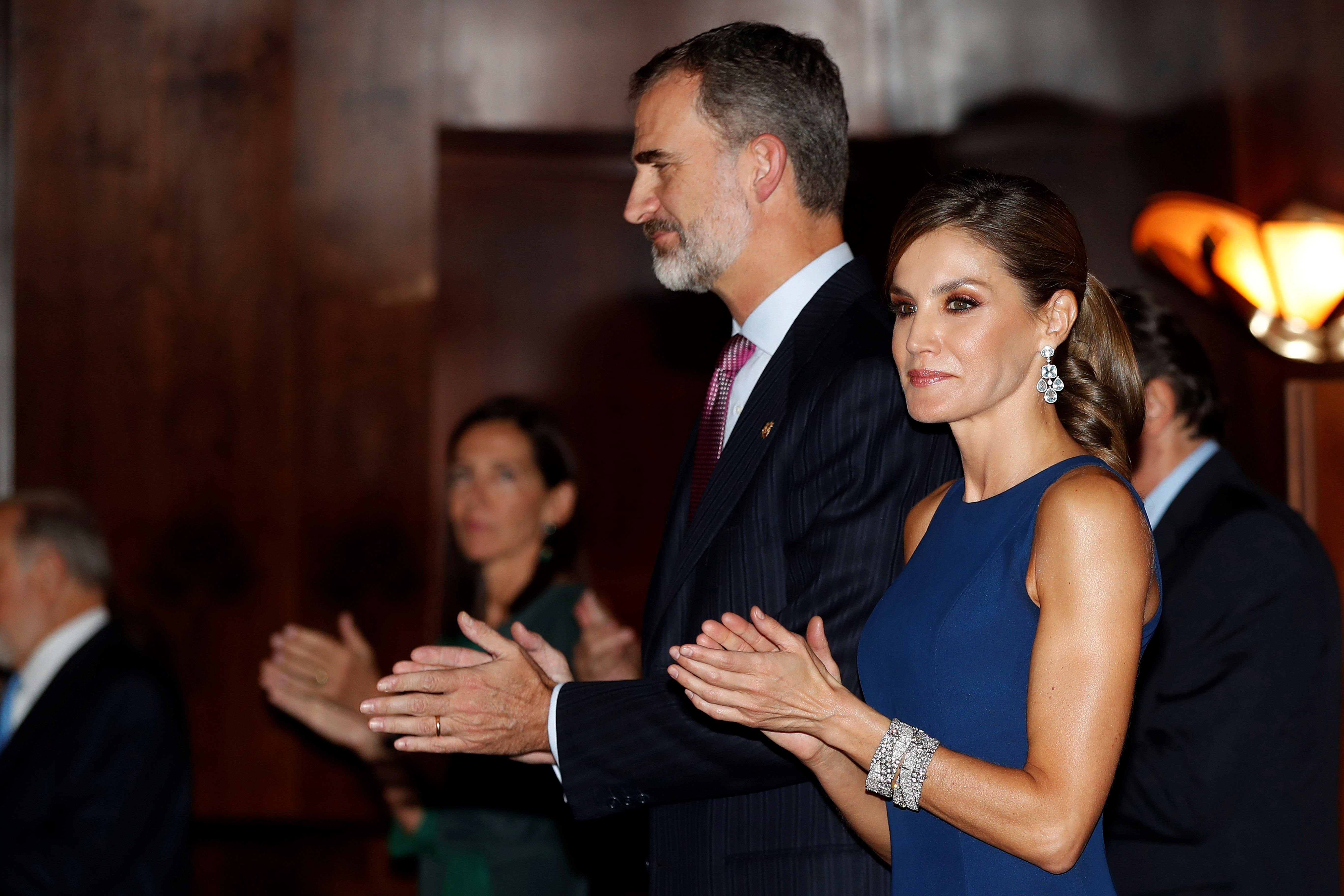 Felipe VI y Letizia son mileuristas: cobran 1.000 € al día