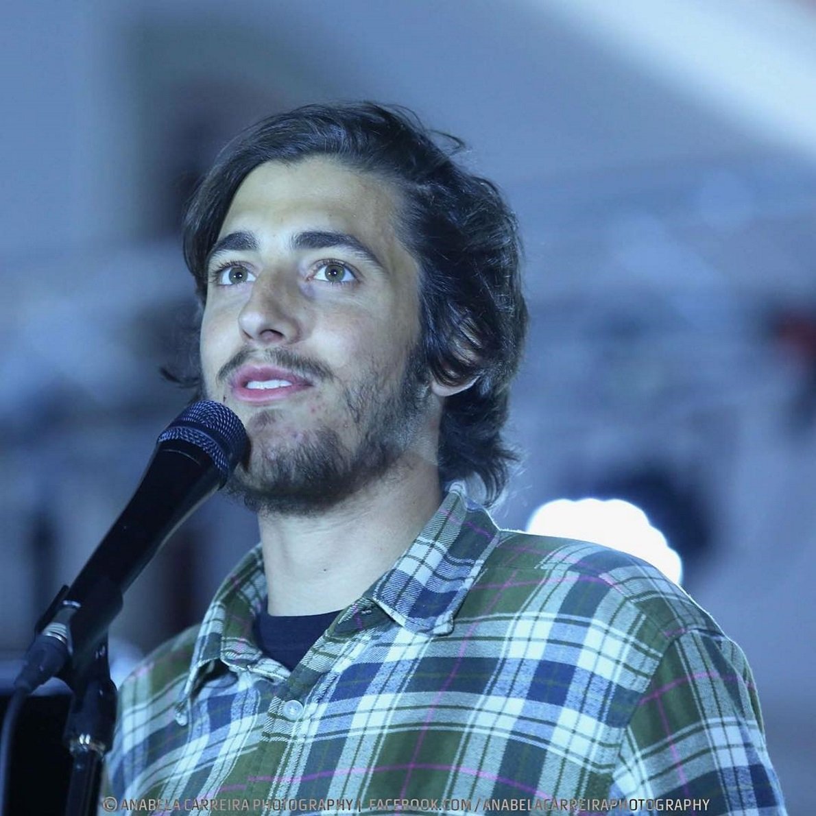 Salvador Sobral permanece conectado a un corazón artificial