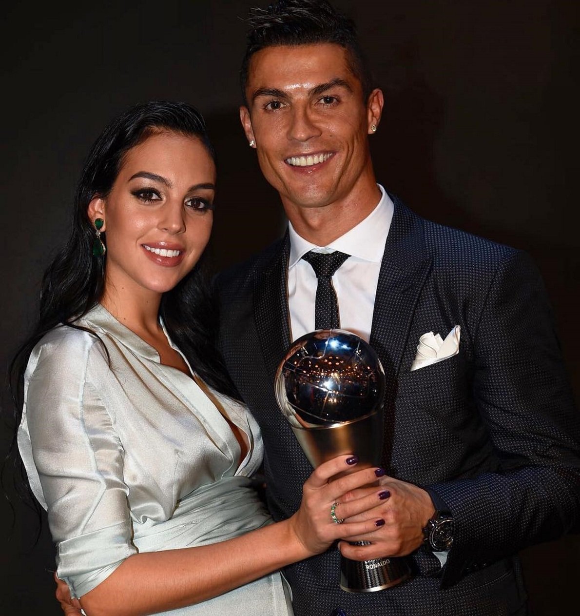 Cristiano y Georgina anuncian los dos nombres de su hija