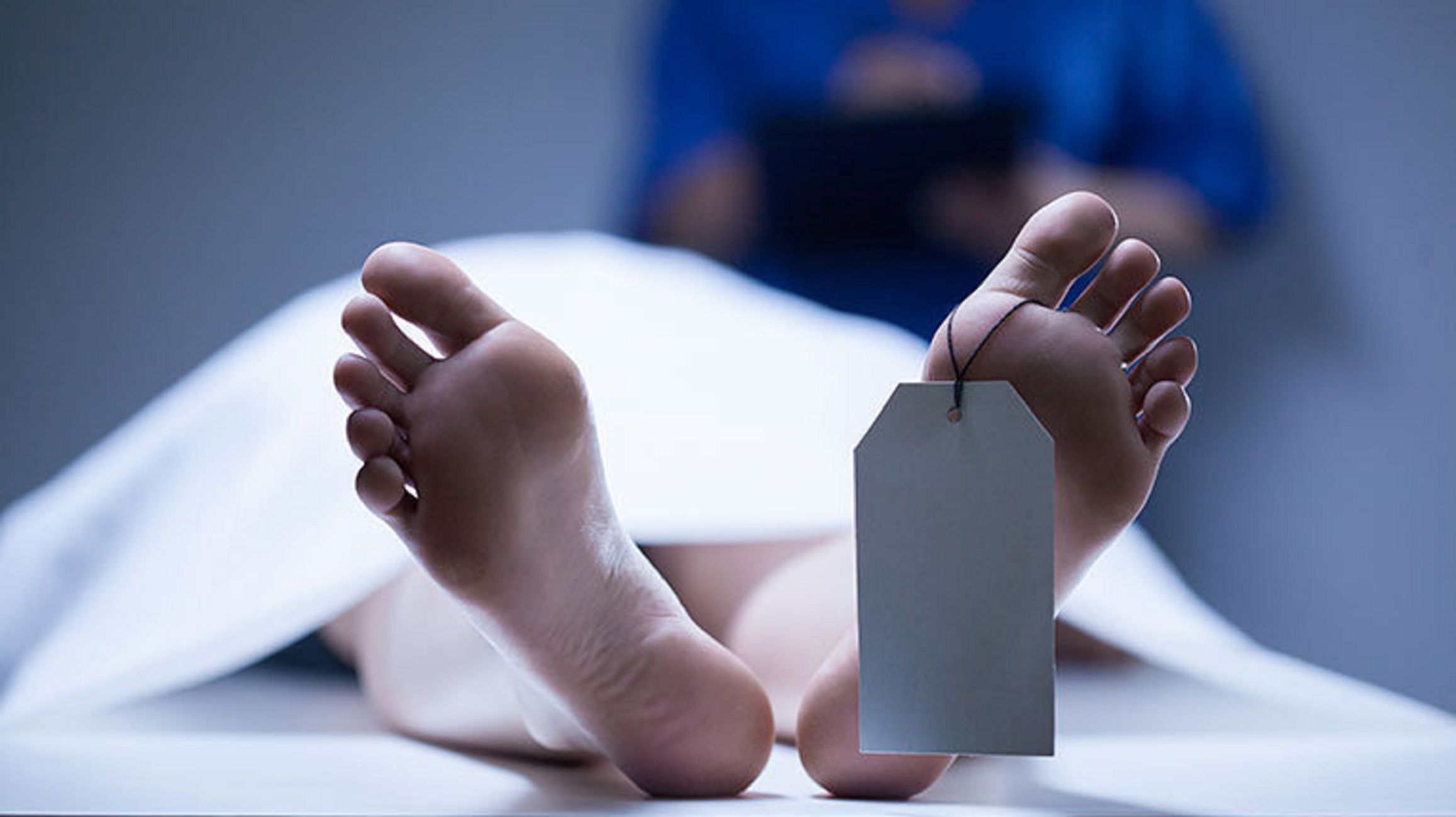 La seva dona mor i decideix dormir durant sis dies amb el cadàver: "Experiència bonica i reconfortant"