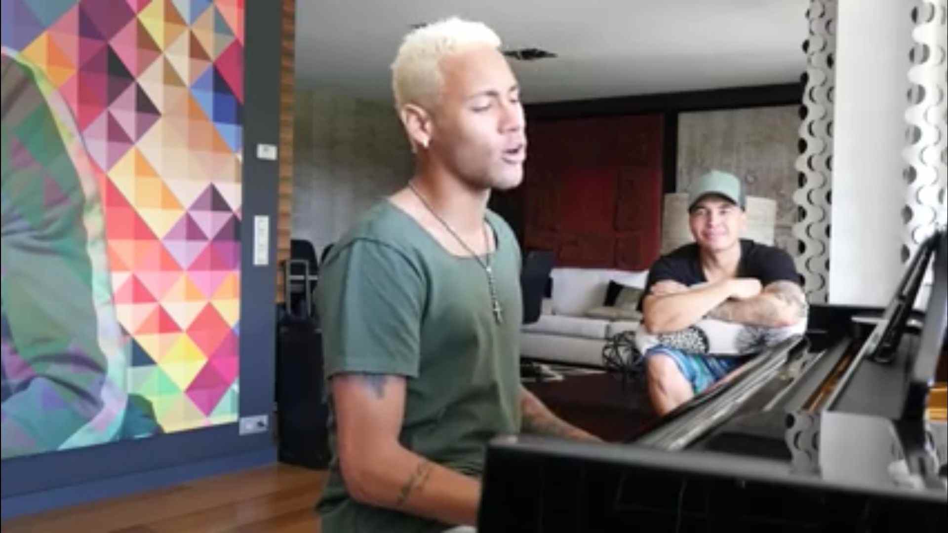 Neymar presenta su primera canción