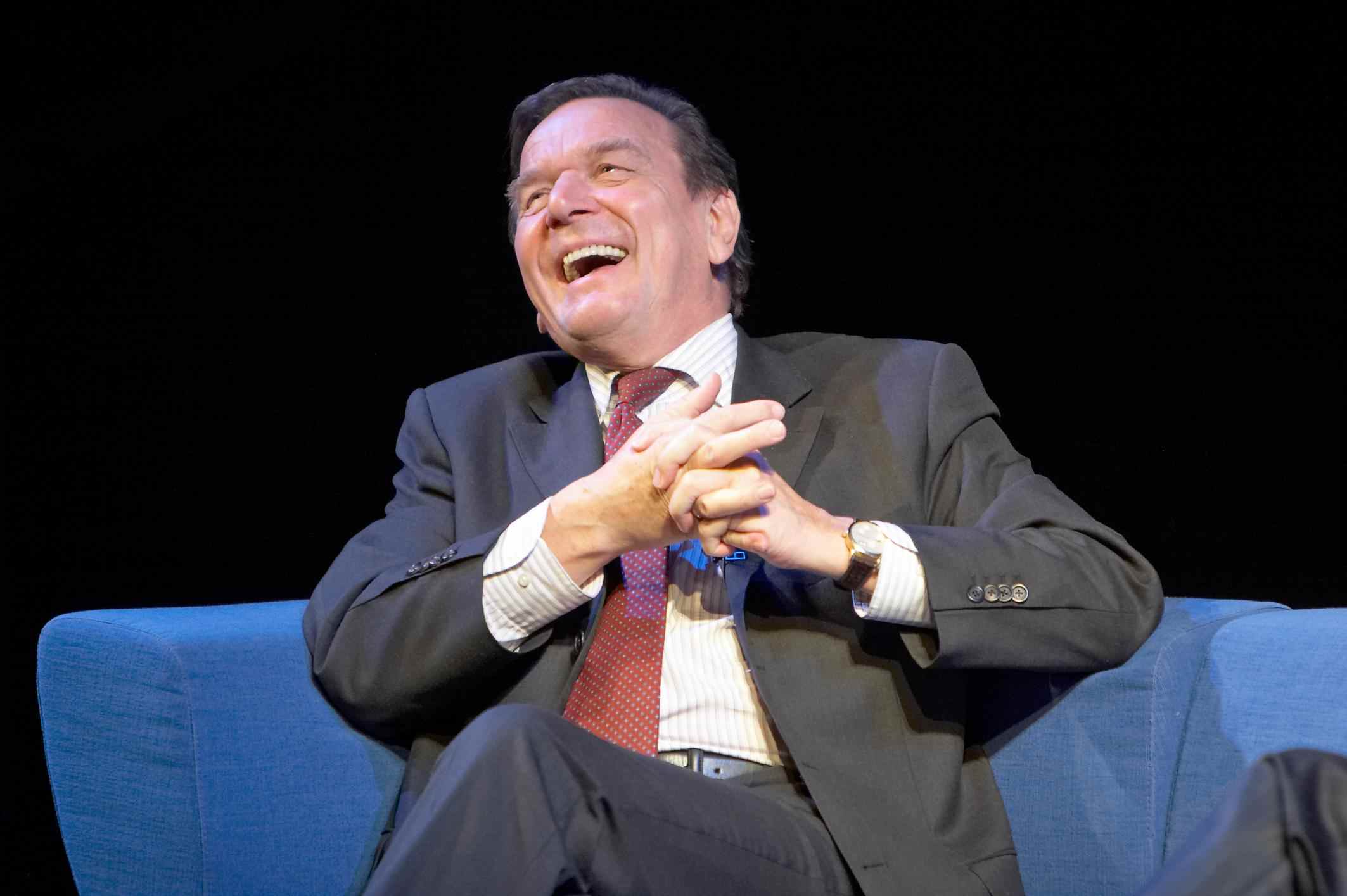 L'excanceller alemany Gerhard Schröder es divorcia per quarta vegada