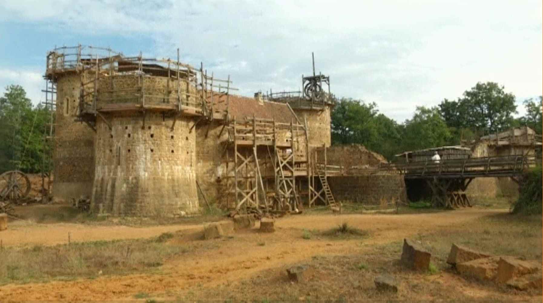 Vídeo: Construyen un castillo con técnicas del siglo XIII Vídeo: Construyen un castillo con técnicas del siglo XIII