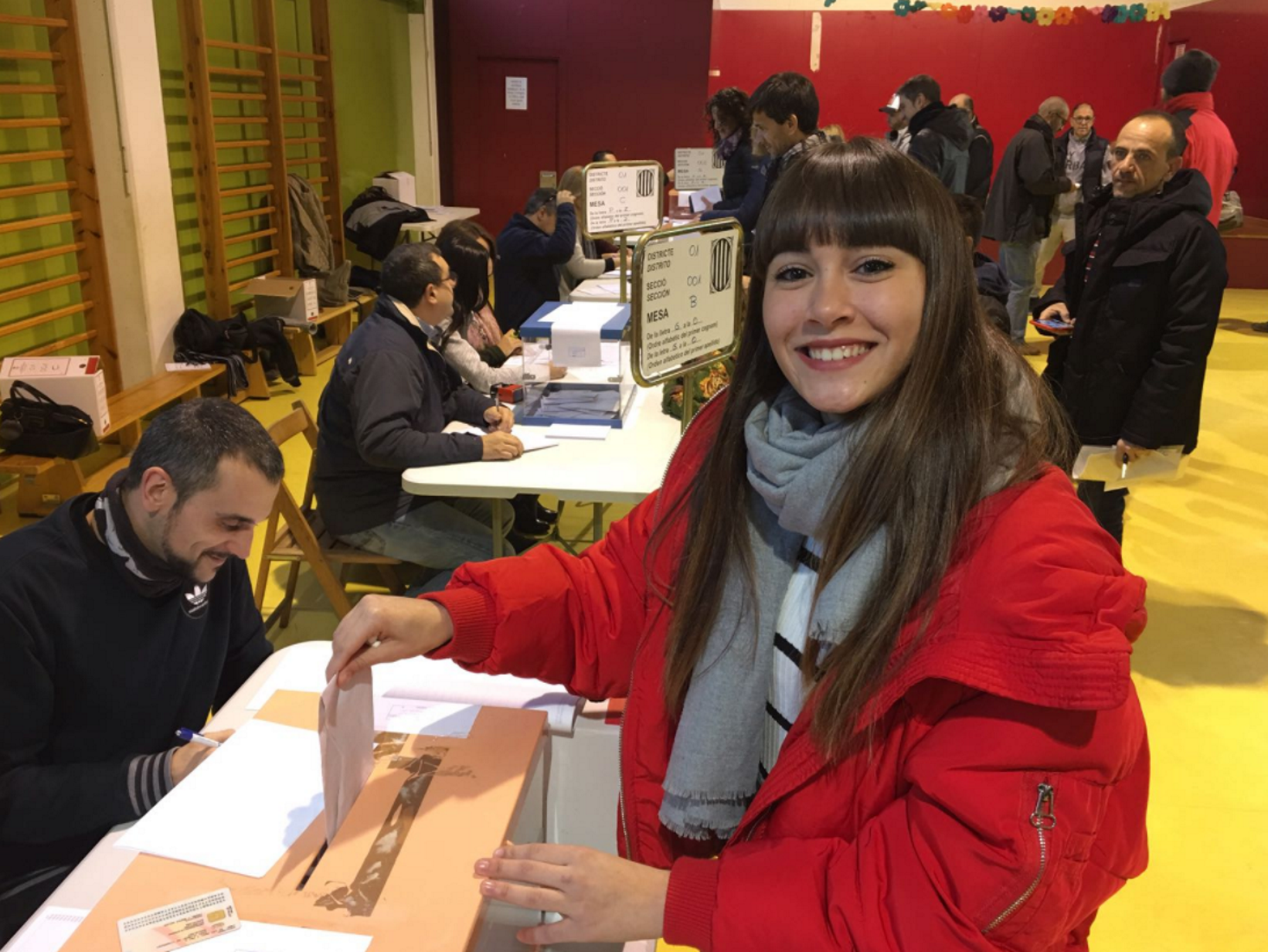 Els concursants catalans d’Operación Triunfo surten de l’Acadèmia per votar