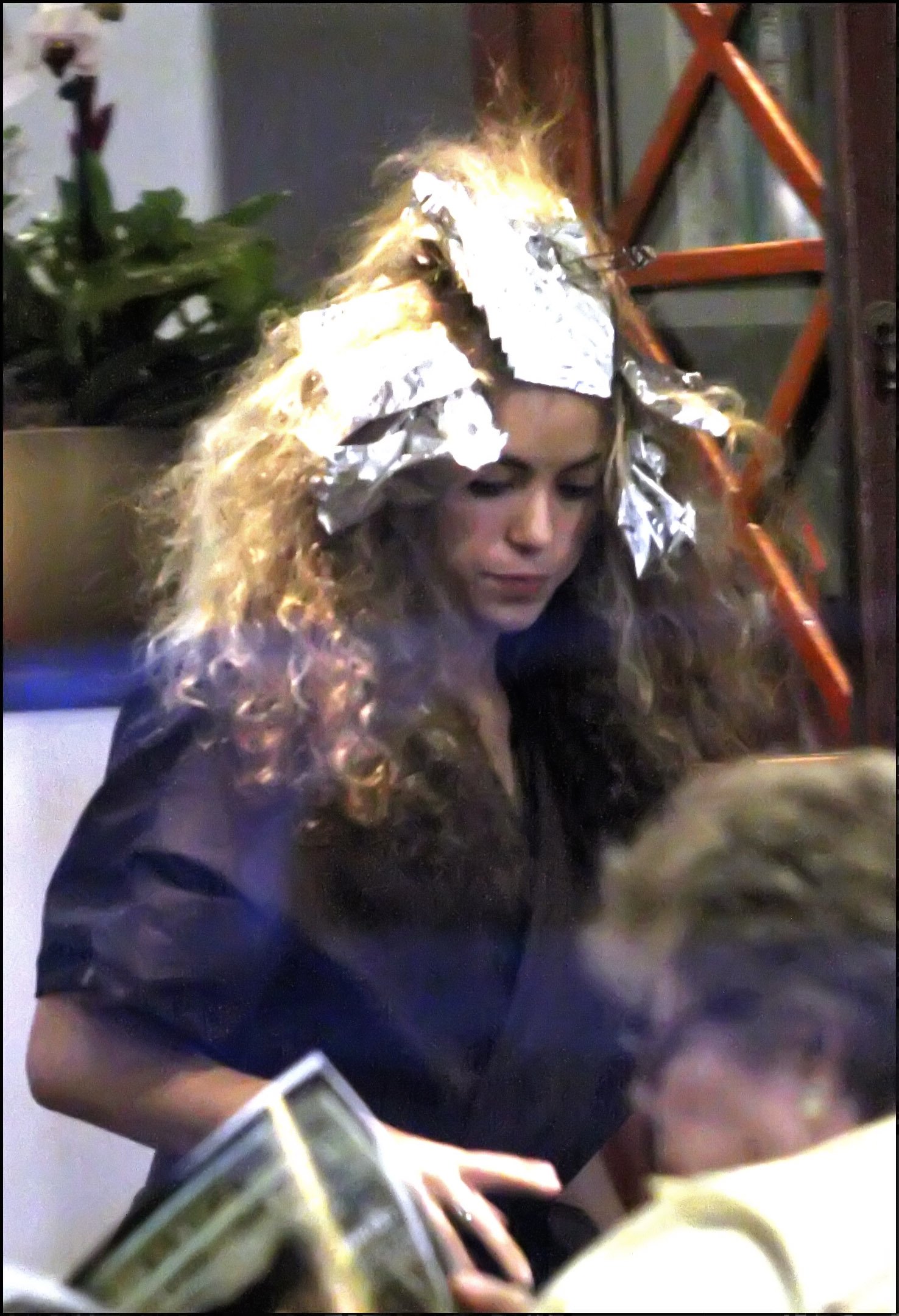 Impactante cambio de look de Shakira: se alisa el pelo y no parece ella