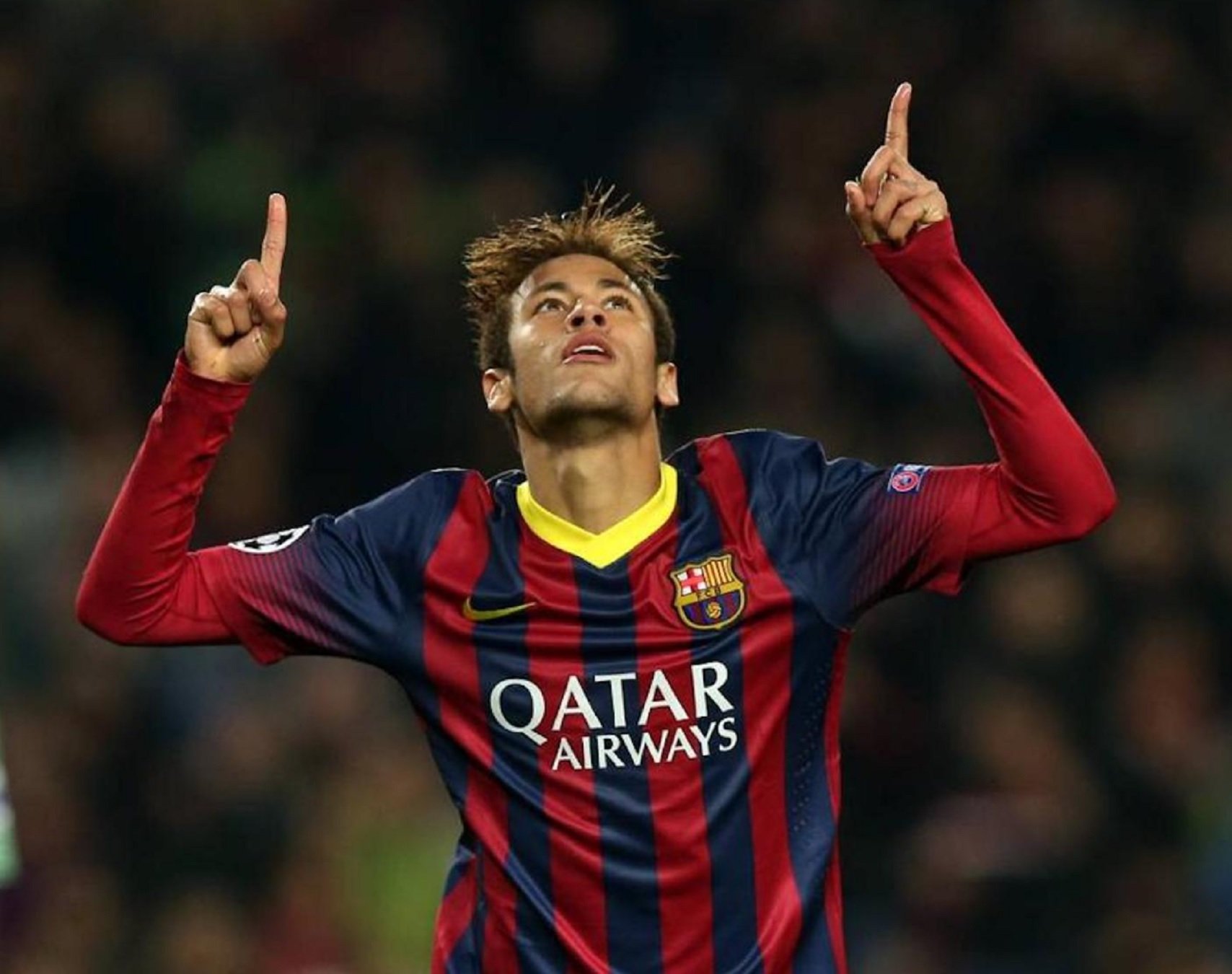 Neymar nos deja con cara de póker: look pintoresco para volver a firmar camisetas del Barça | VÍDEO