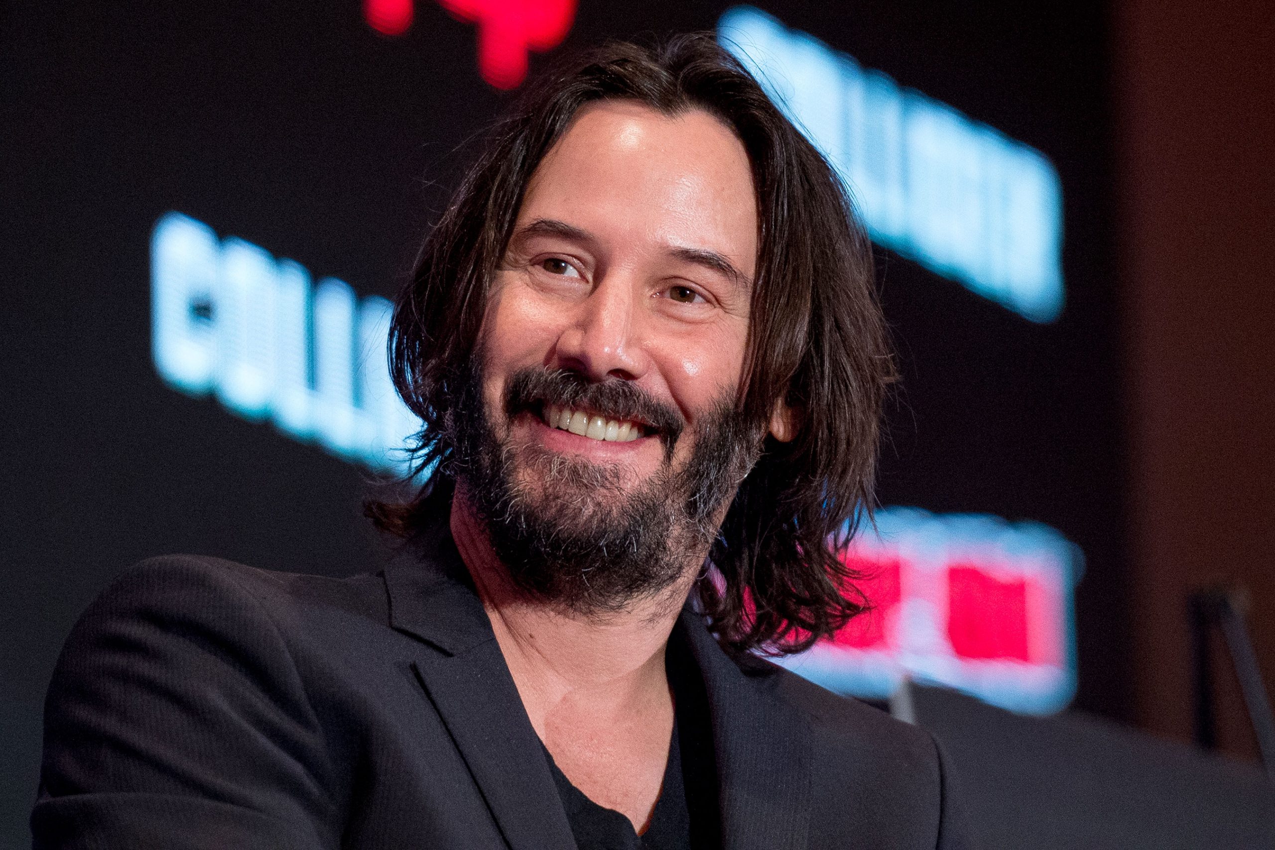 Keanu Reeves aparece en la boda de una pareja anónima que lo invitó horas antes