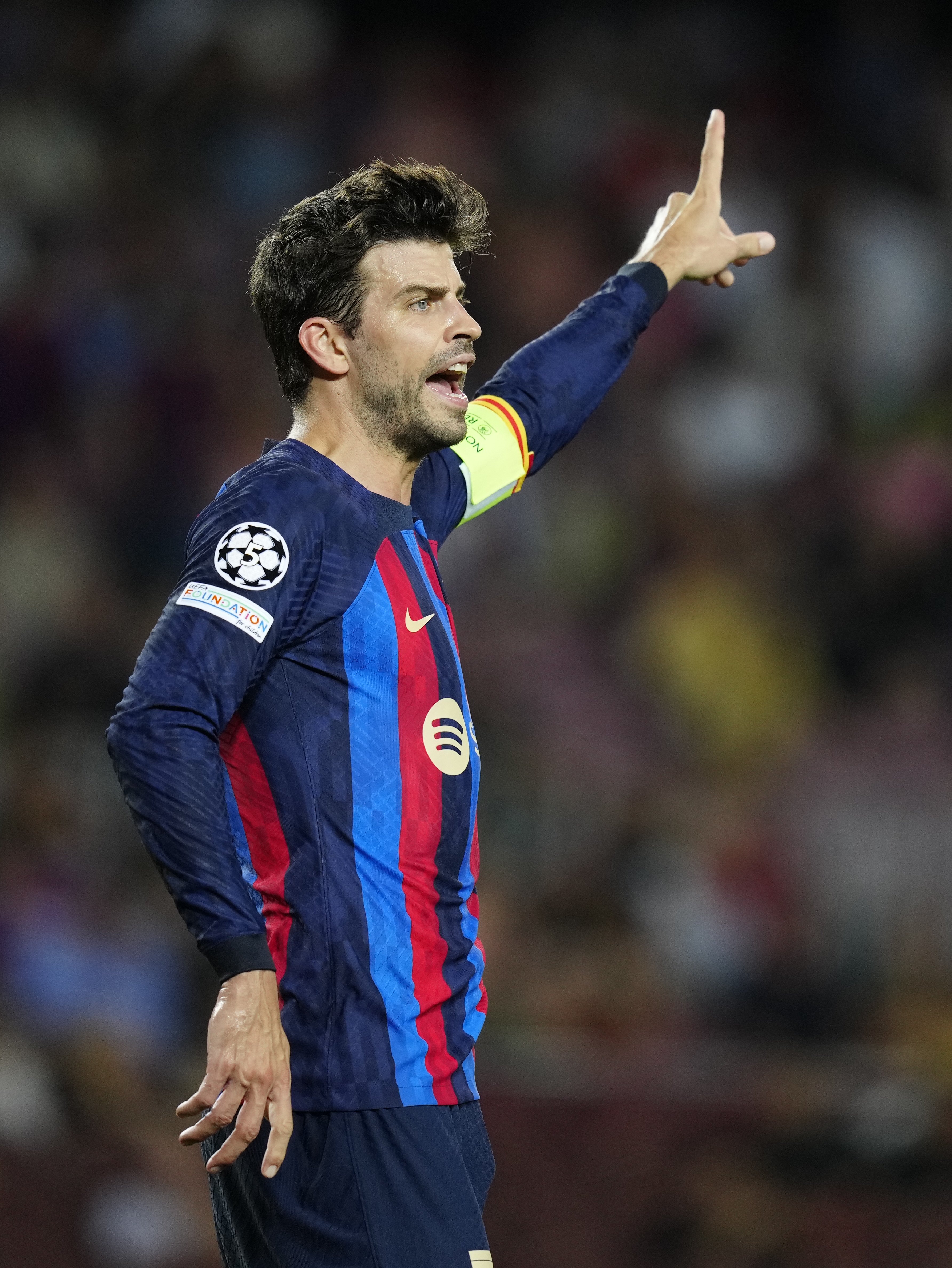 Filtran nuevas fotos de Clara Chía con su novio, Gerard Piqué, muy enamorados
