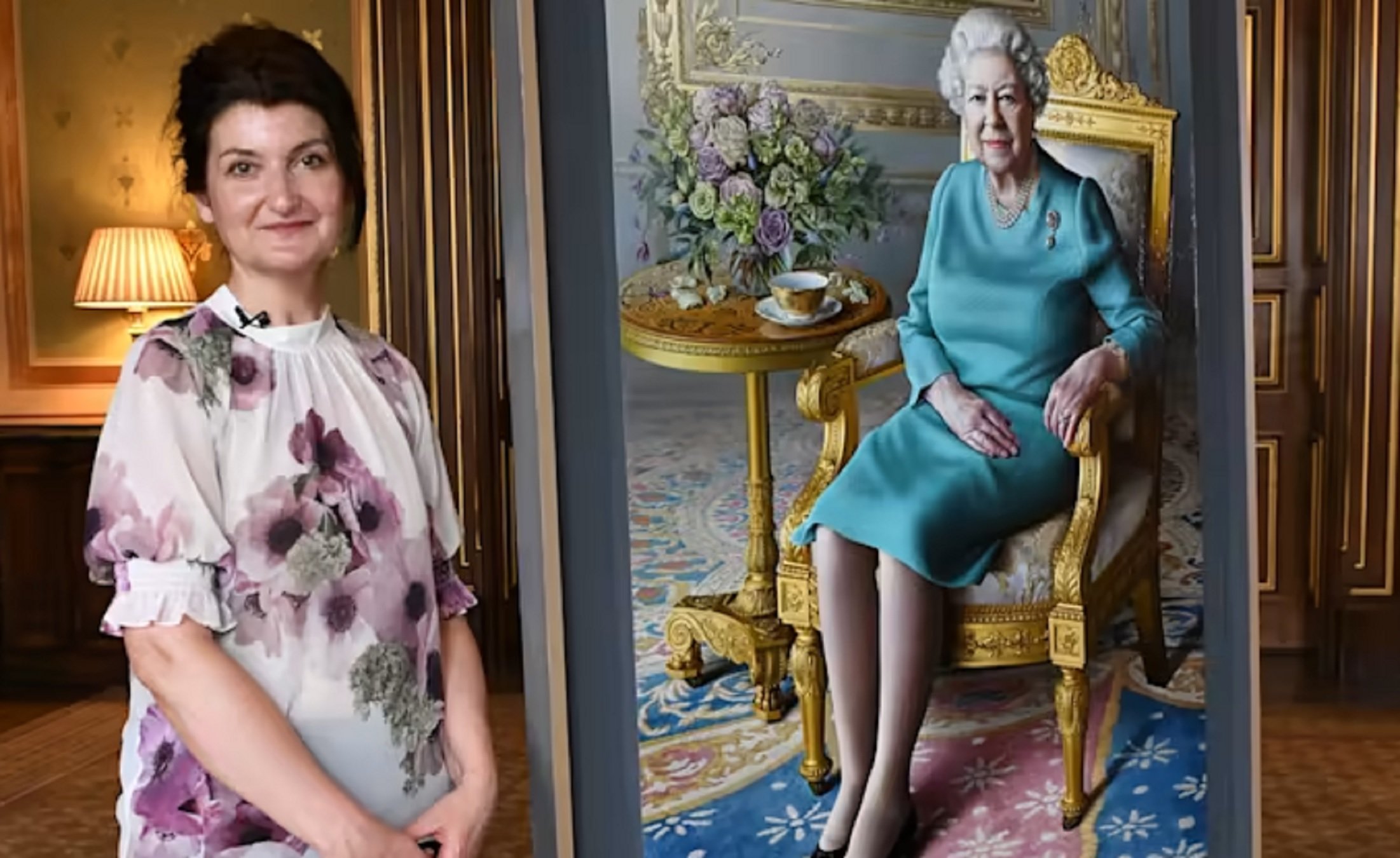 La pintora catalana que se citó dos veces con Isabel II (y la retrató) cuenta cómo es realmente la reina