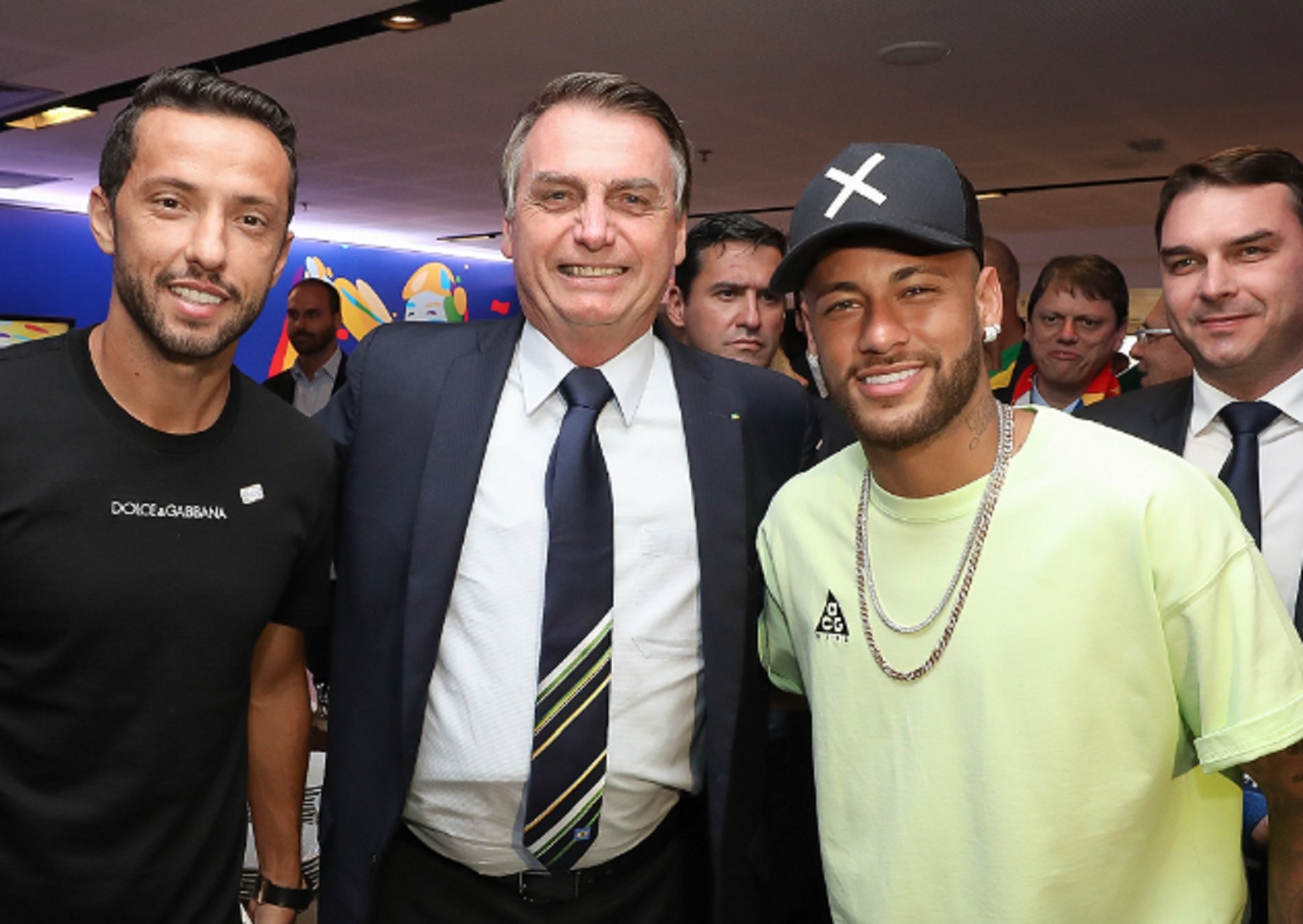 Neymar es muy de ultraderecha: vídeo apoyando a Bolsonaro, el de "sería incapaz de amar un hijo homosexual"