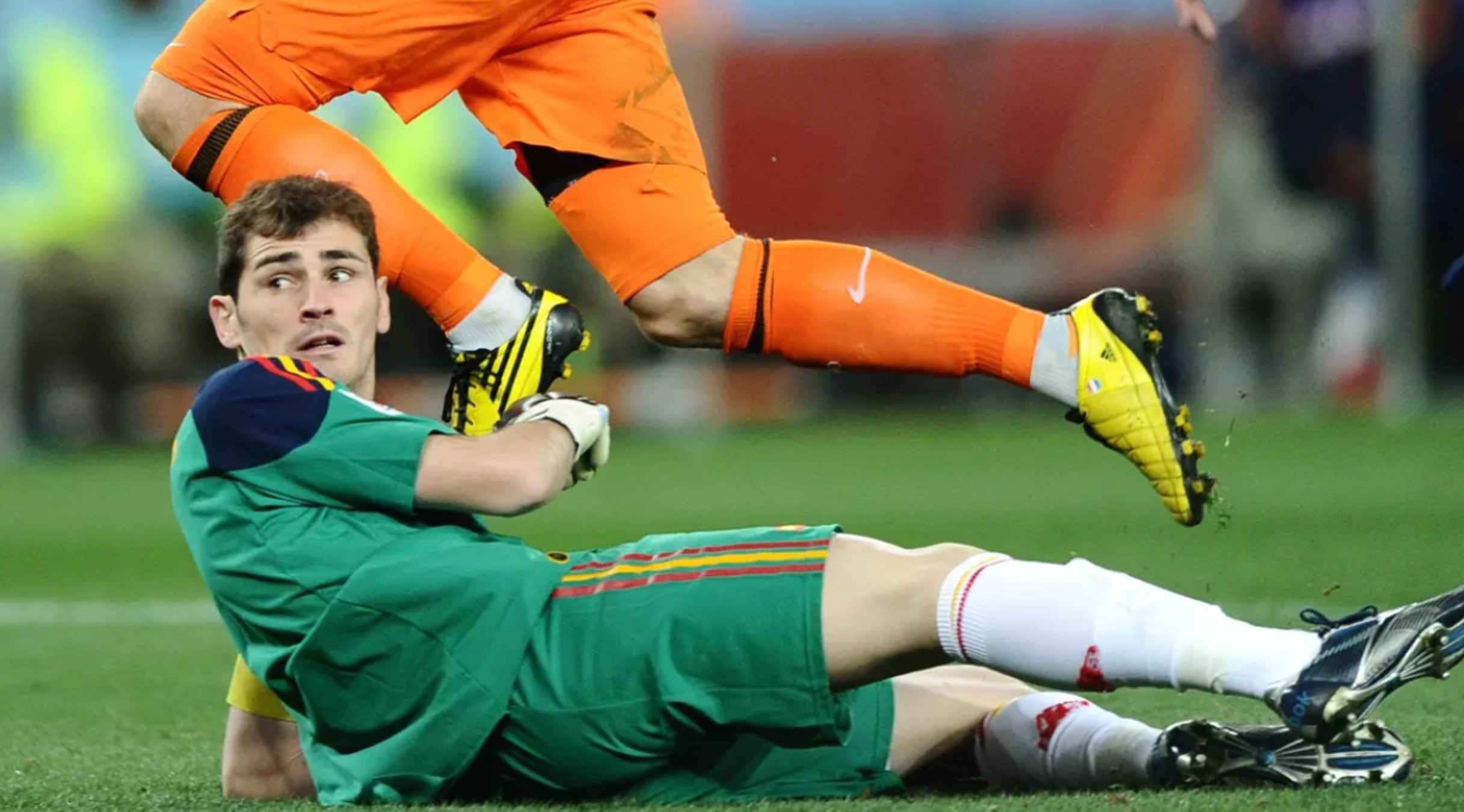 Iker Casillas continua sent 'El Santo': ha sigut hackejat. No és homòfob