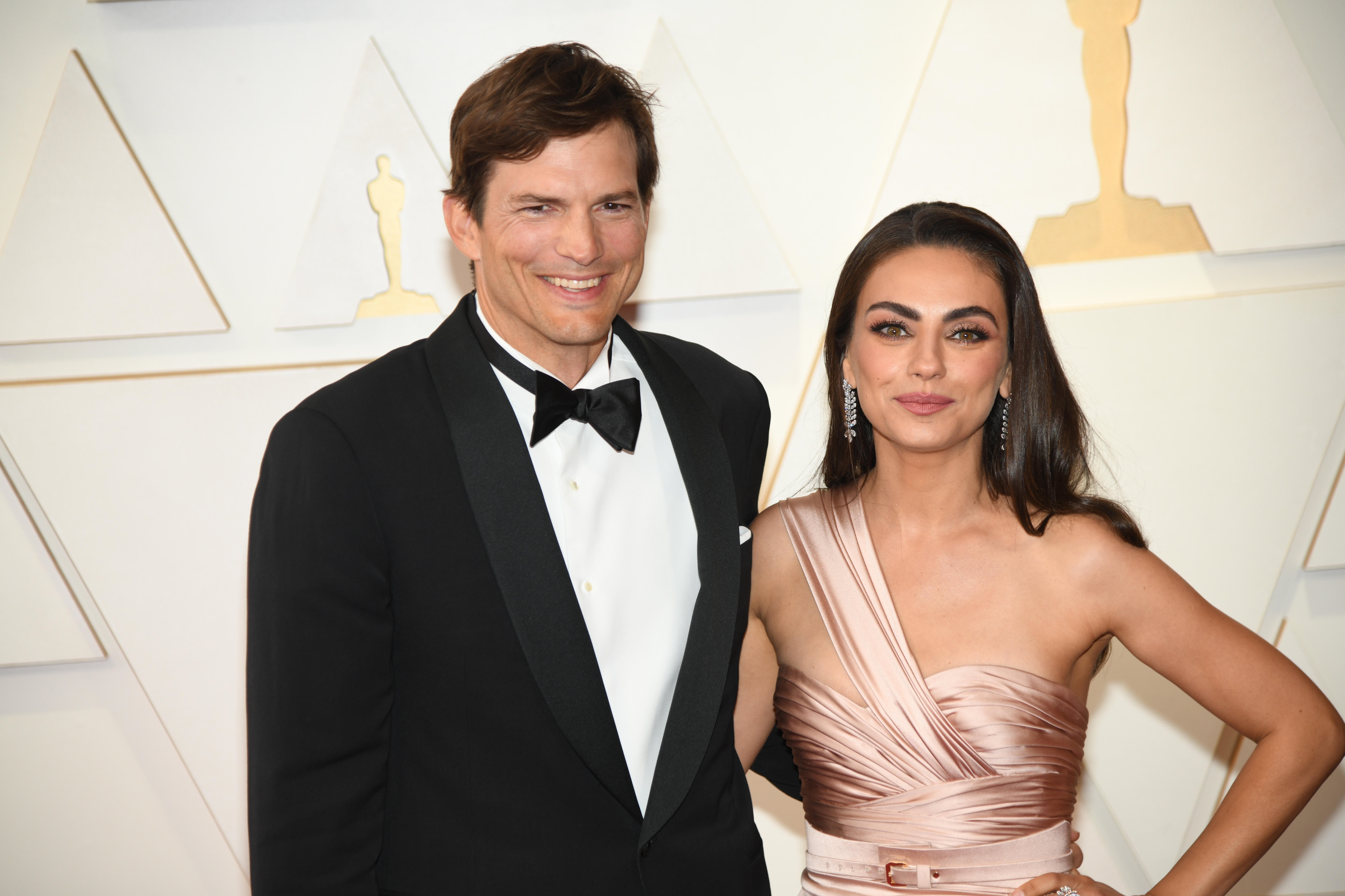 Mila Kunis i Ashton Kutcher s'uneixen a la moda econòmica entre els famosos dels Estats Units